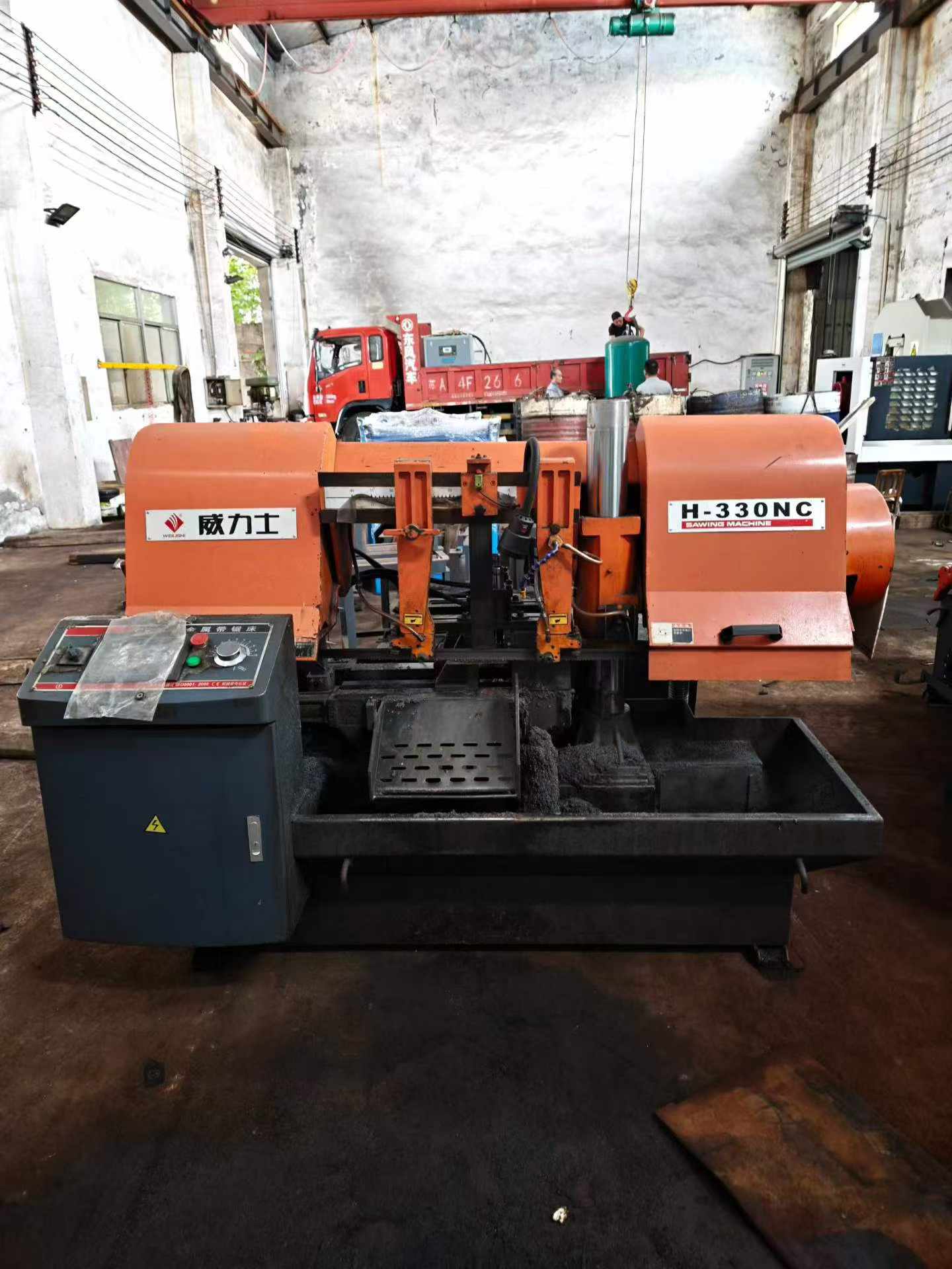 منشار شريطي معدني CNC Weilishi H-330 NC مستعمل (وحدتان متطابقتان)
