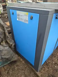Used 22 kW Screw Air Compressor MX-30 A photo 2