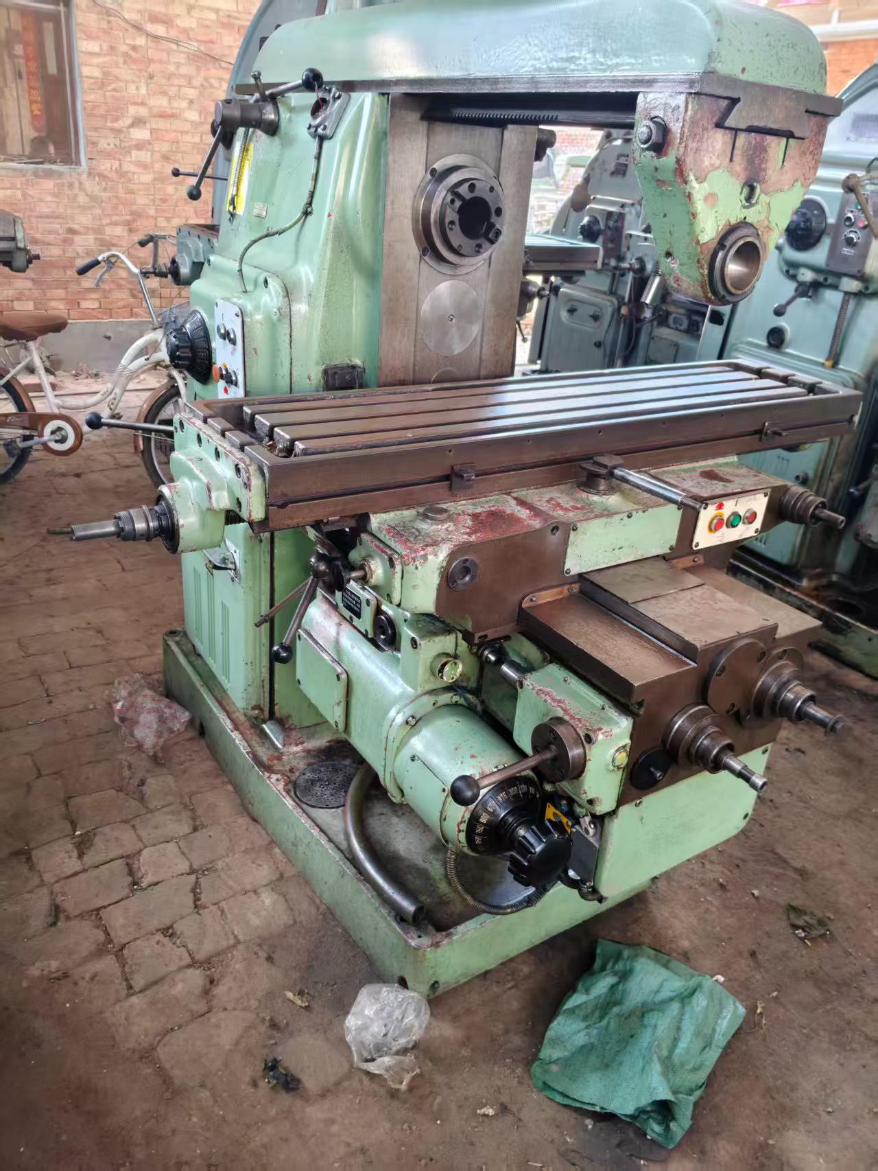 Used BYJC 6132 Horizontal Knee-Type Milling Machine photo 3