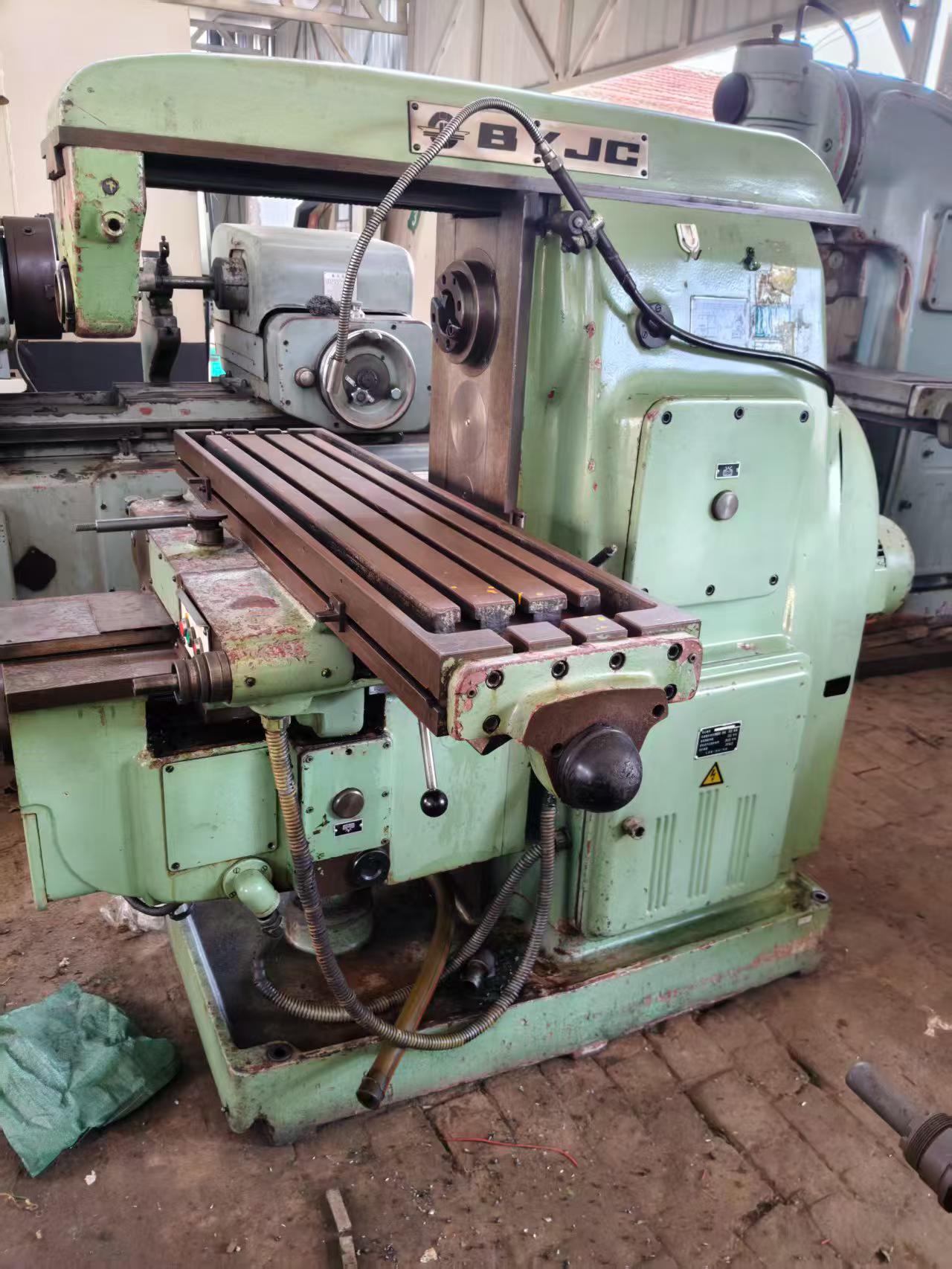 Used BYJC 6132 Horizontal Knee-Type Milling Machine photo 6