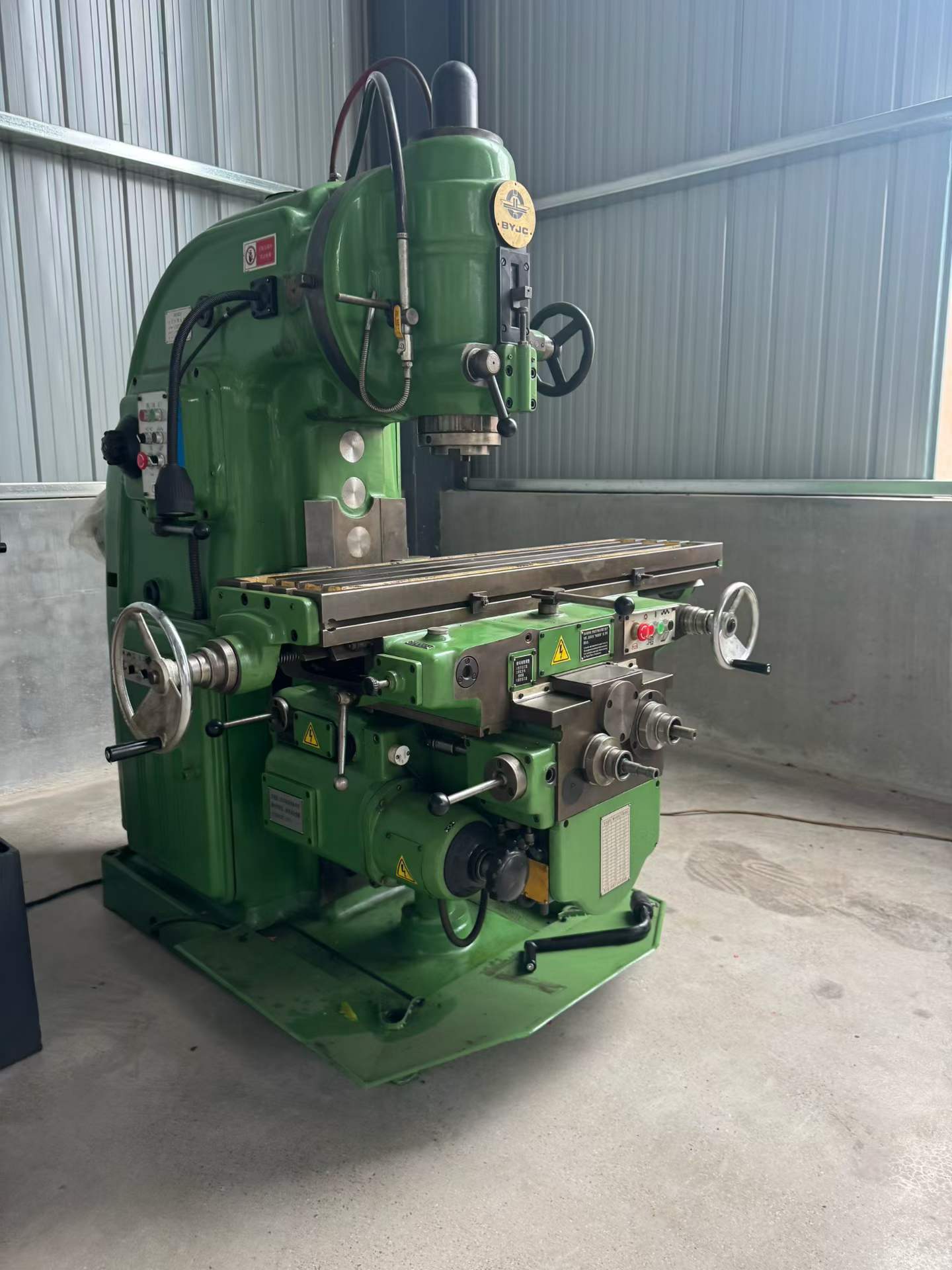 Used BYJC XA 5032 Vertical Knee-Type Milling Machine