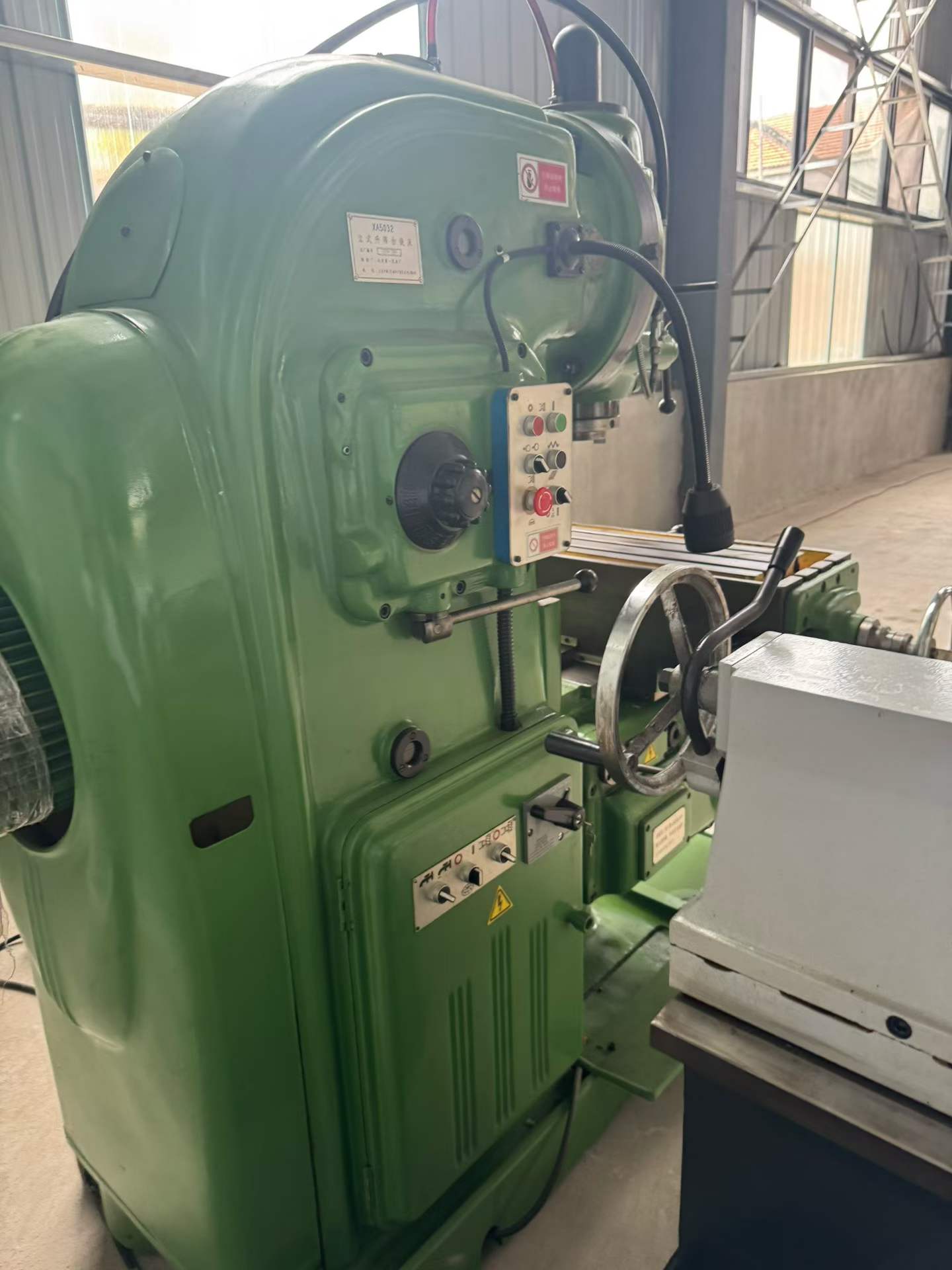 Used BYJC XA 5032 Vertical Knee-Type Milling Machine photo 5