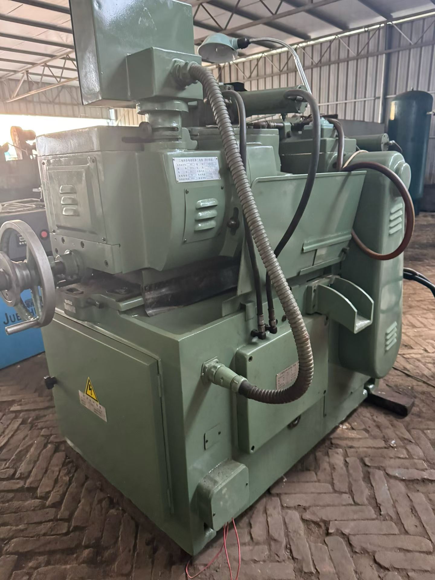 New MT 1040 A Centerless Grinding Machine photo 5