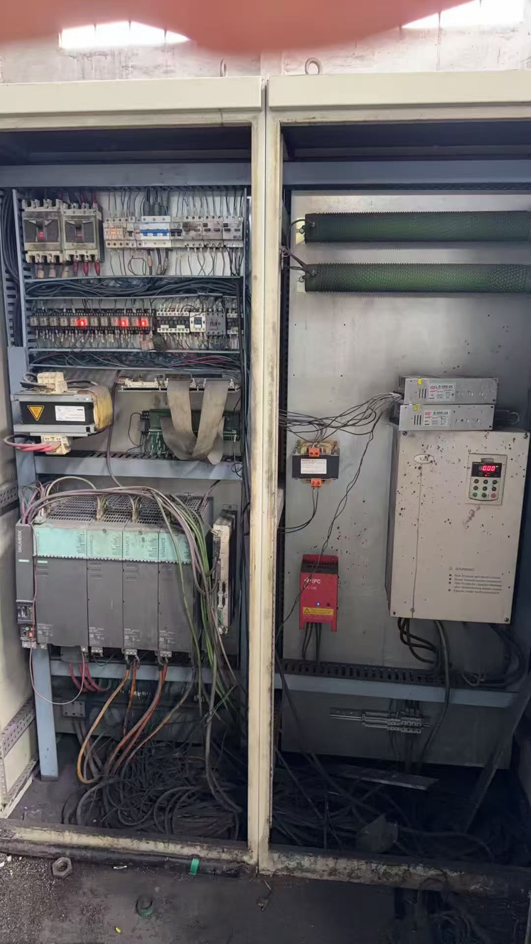 Used 6816 CNC Planer-Type Boring and Milling Machine with Siemens 804 DSL Control photo 8