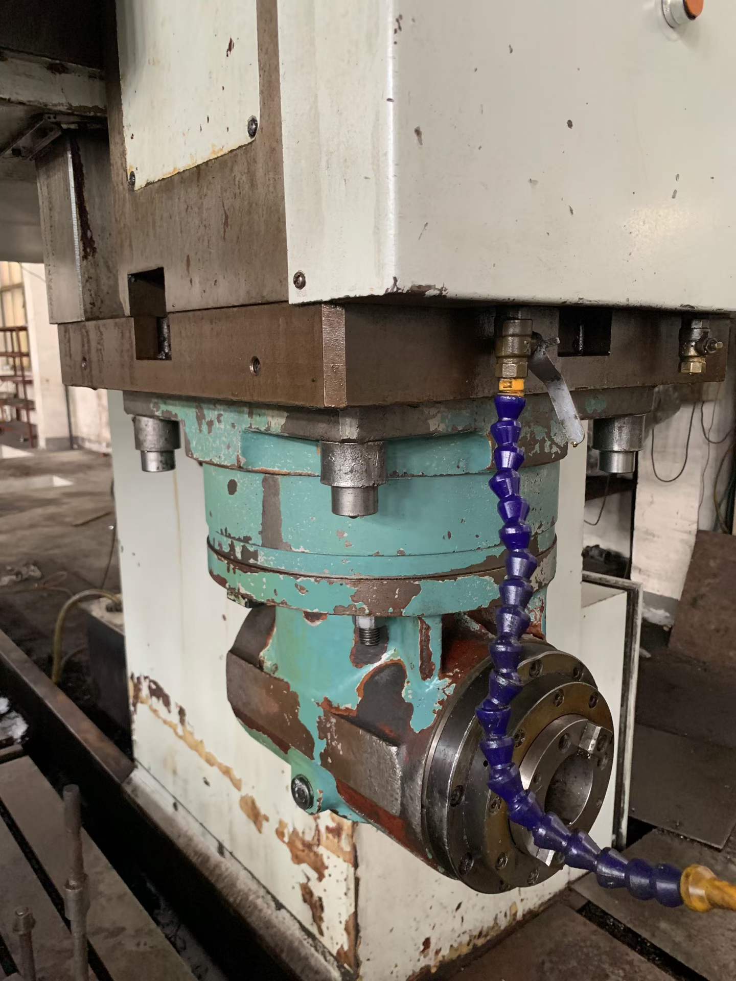 Used HDCNC Gantry Milling Machine with Siemens SINUMERIK Control photo 4