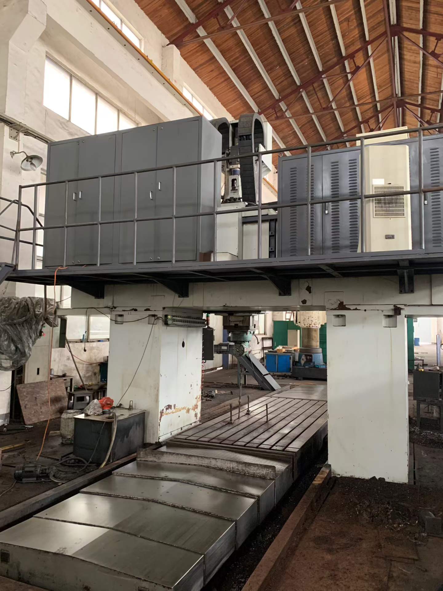 Used HDCNC Gantry Milling Machine with Siemens SINUMERIK Control photo 9