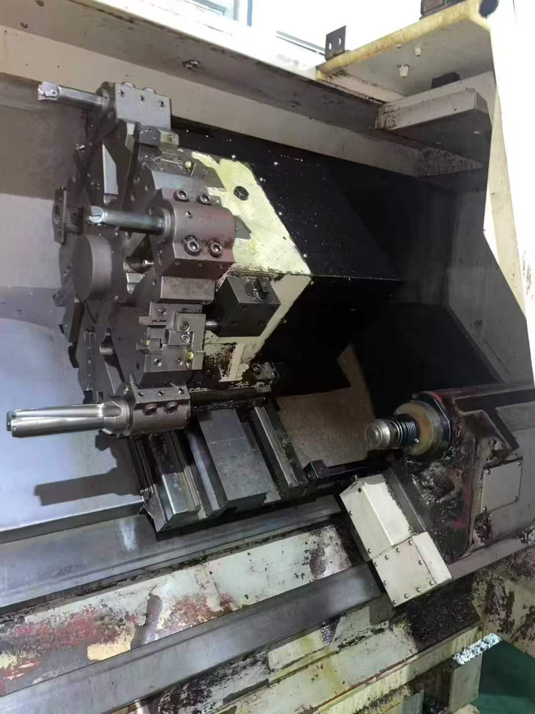 Used Victor Taichung Vturn-26 Turret-Type CNC Lathe photo 5