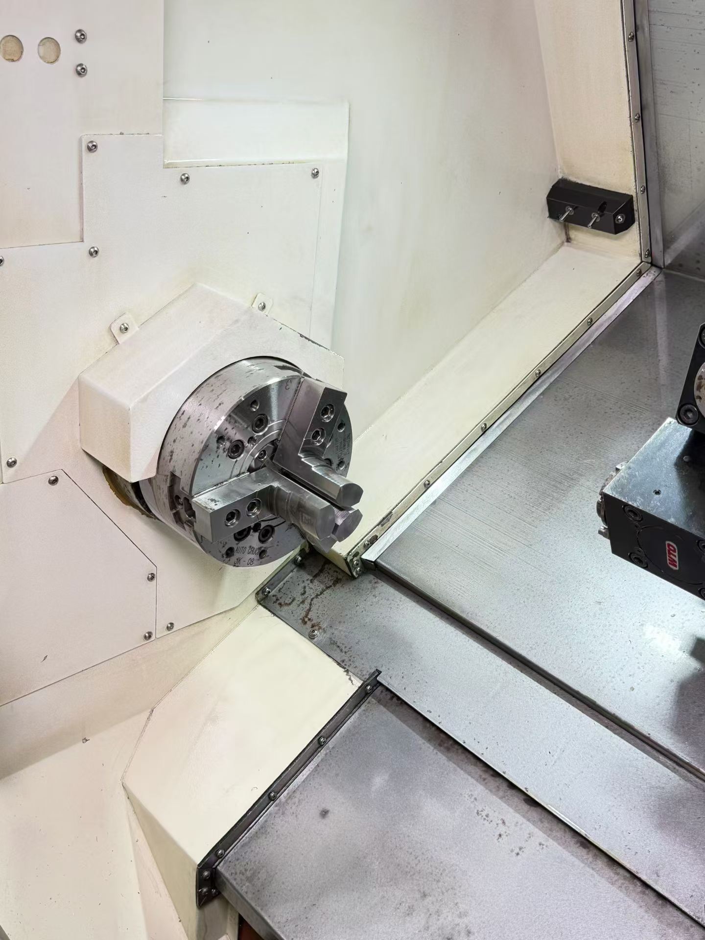 Used HEADMAN T 55 M/500 Turn-Mill CNC Lathe with Siemens 828 D photo 5