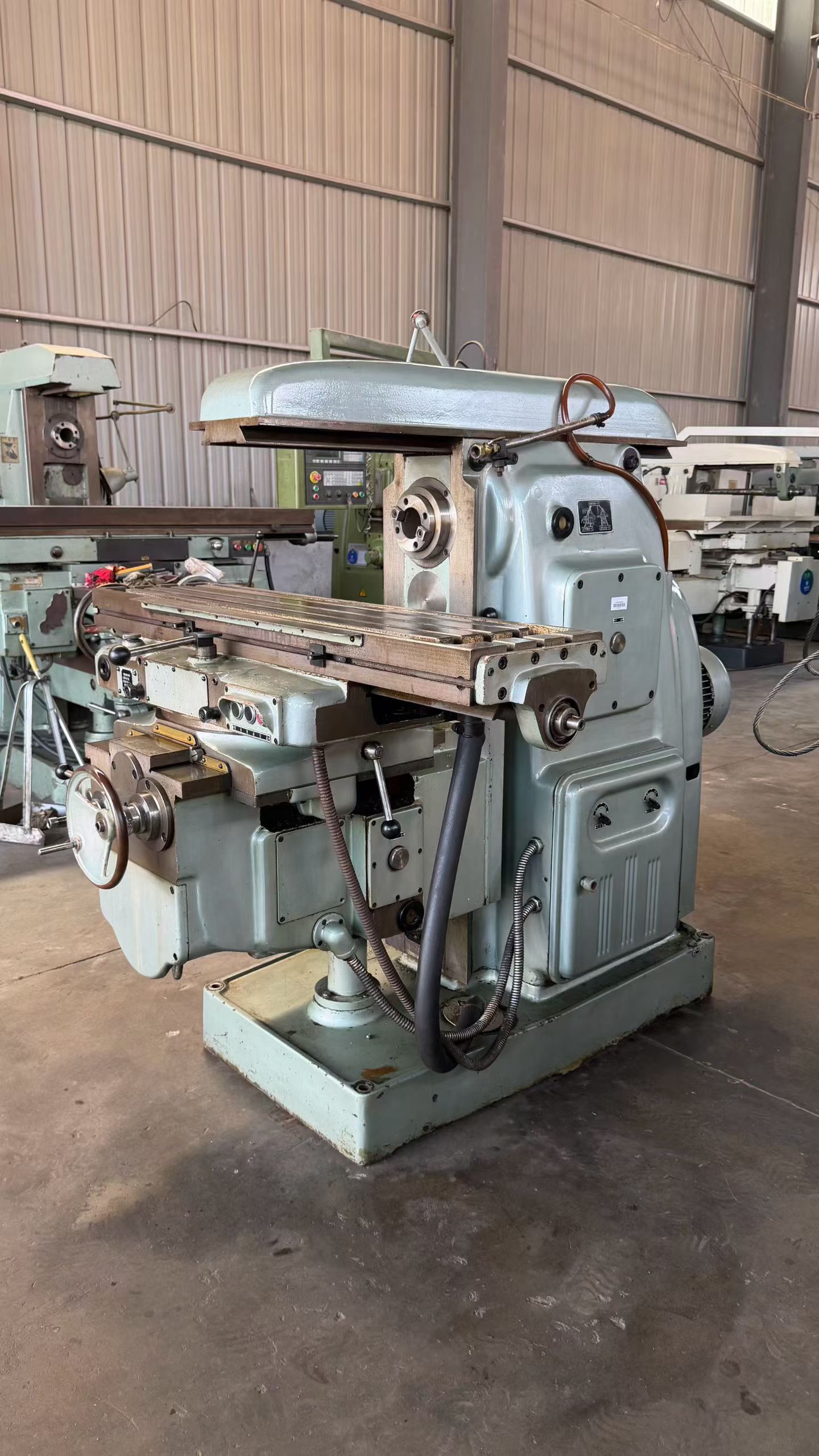 Used Beijing No.1 Machine Tool Plant X 62 W Universal Knee-and-Column Milling Machine photo 3