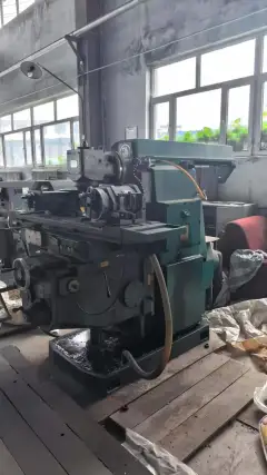 Used Qiqihar X 6132 C Universal Knee-Type Milling Machine photo 4
