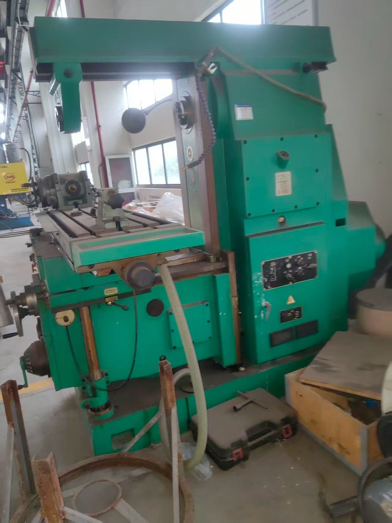 Brand New Qiqihar X 6140 Universal Knee-and-Column Milling Machine
