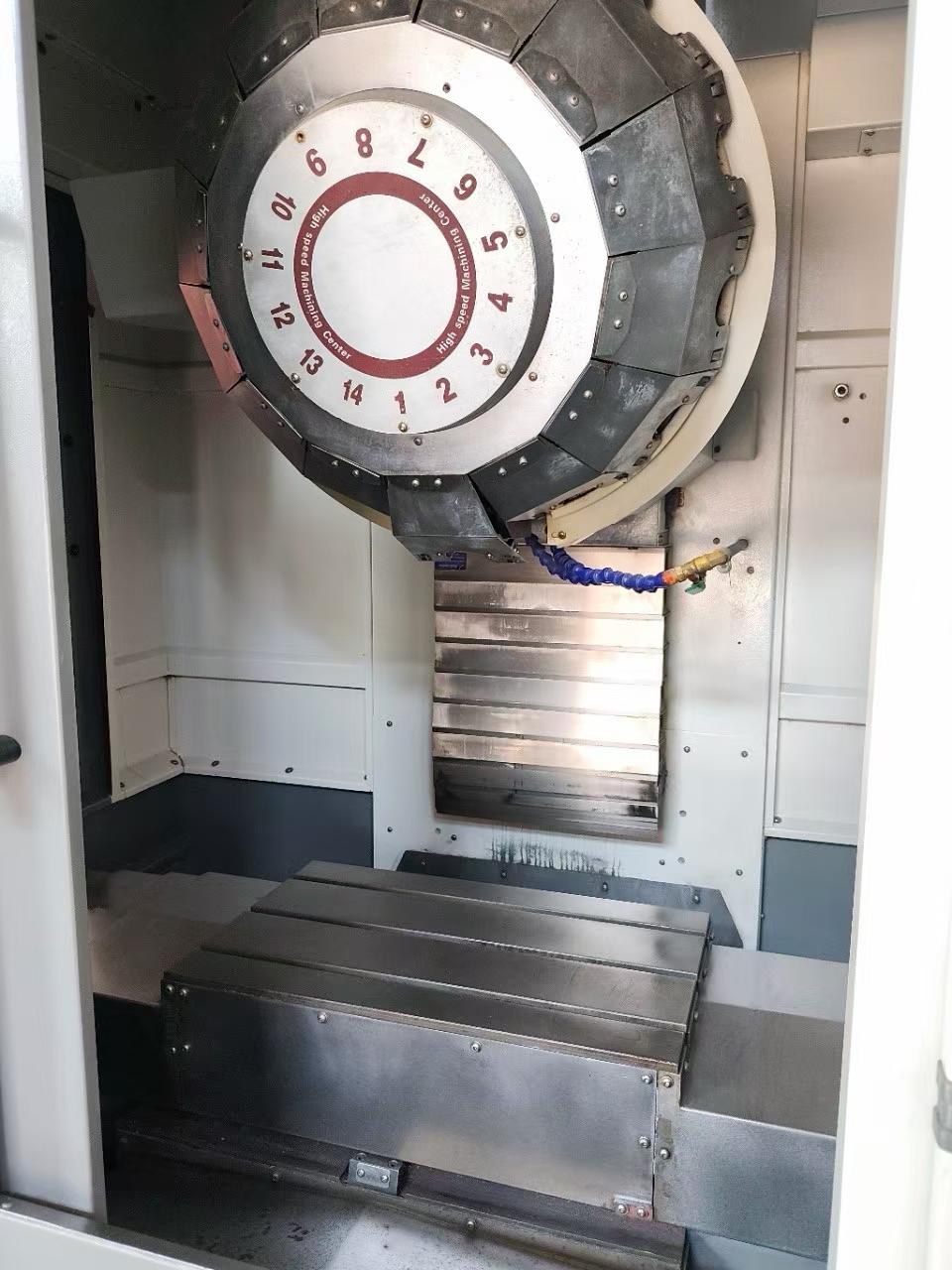 Used Fu Yu OP 536-L Vertical Drilling and Tapping Center with Mitsubishi M 70 Control photo 4