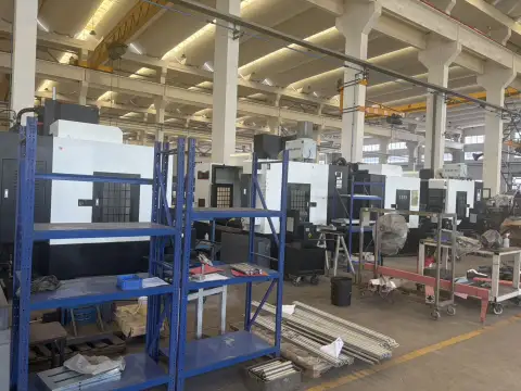 Centro de mecanizado vertical Chuangshengte'er 1165 usado con control FANUC 0i-MF Plus