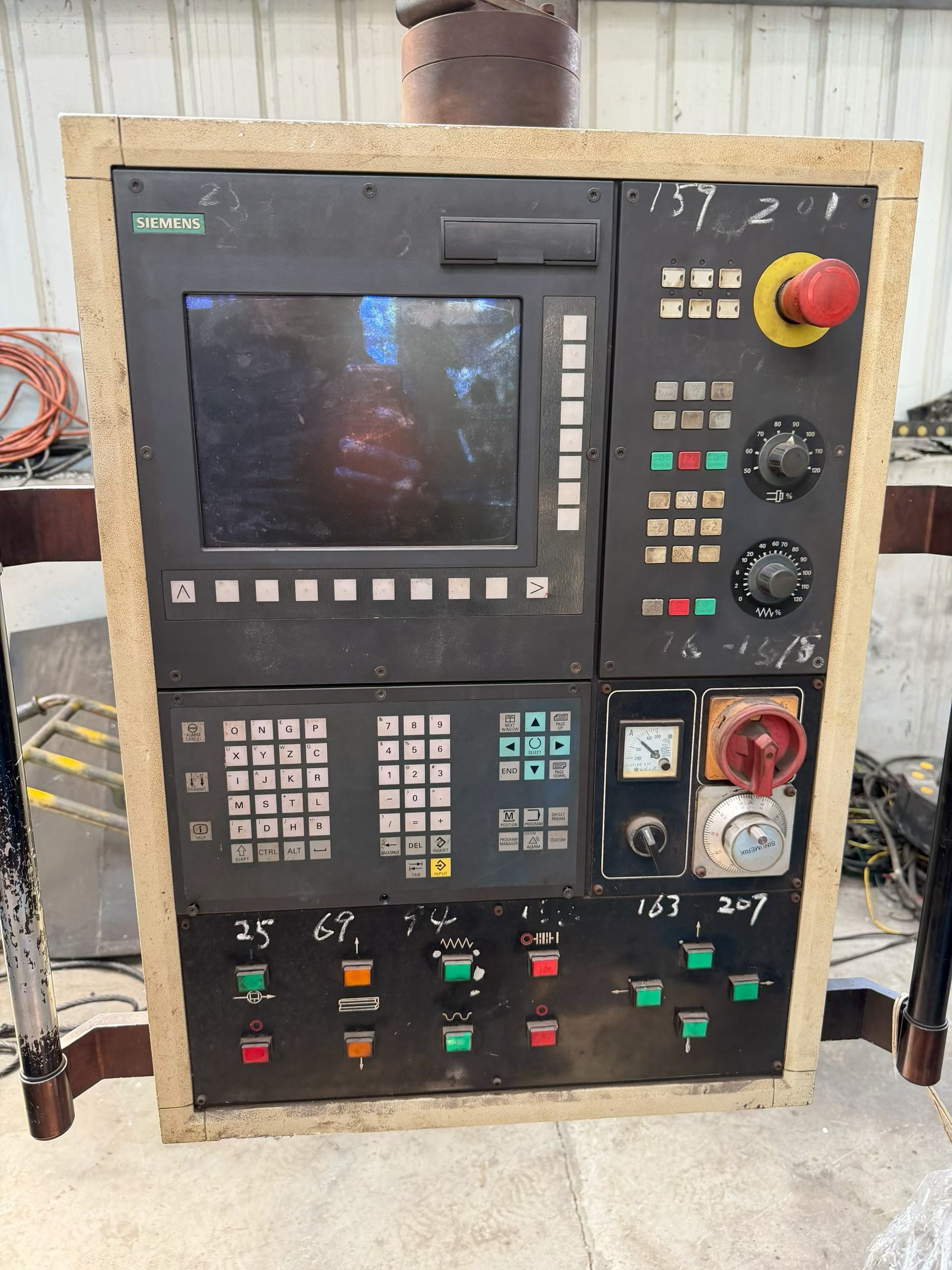 Used Qiqihar Heavy CNC C 5225 E Double-Column CNC Vertical Lathe with Siemens 802 D Control photo 9