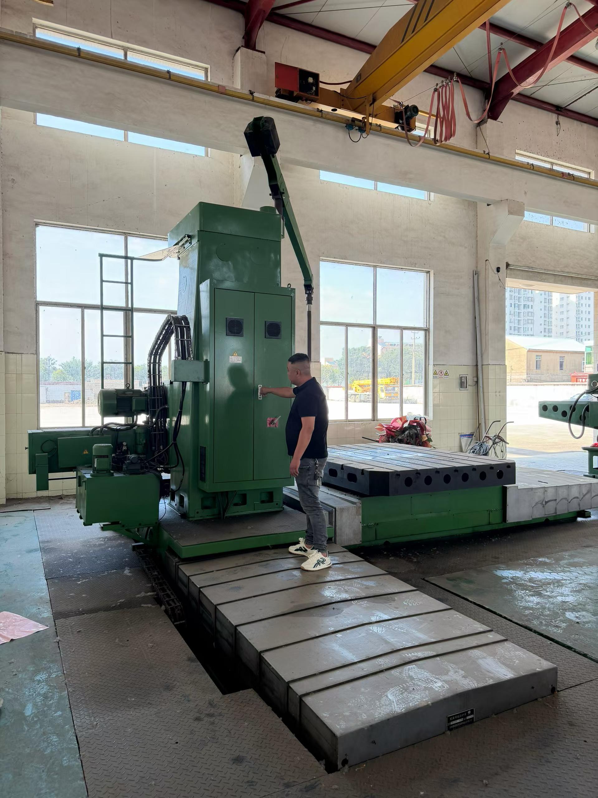 New Wuhu TX 6213 A DRO Floor-Type Boring and Milling Machine photo 5