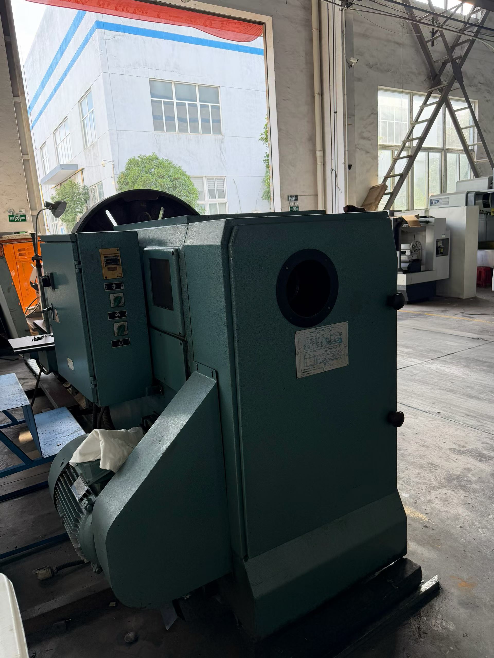 Used Spark CW 61125 E Conventional Horizontal Lathe photo 8