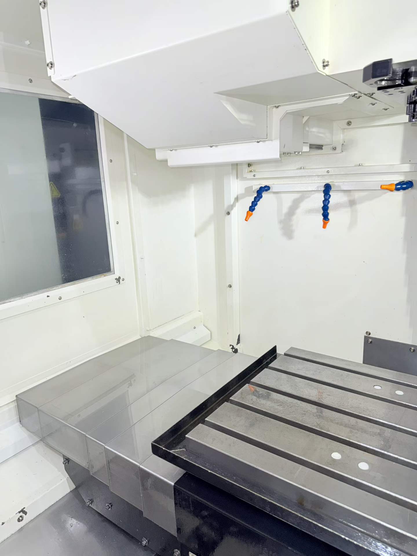 Used YCM NCV 102 AM Vertical Machining Center with FANUC MXP-200 FB Control photo 4