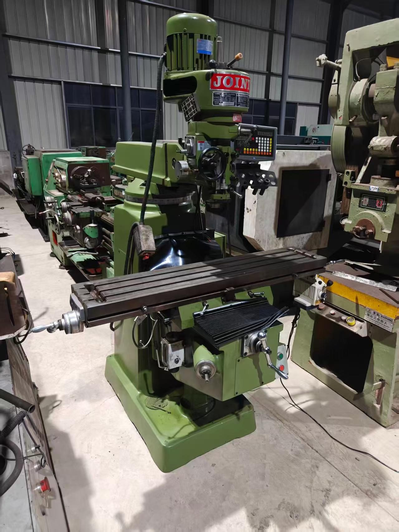 Used JOINT-4 AV Turret Milling Machine with Digital Readout photo 3