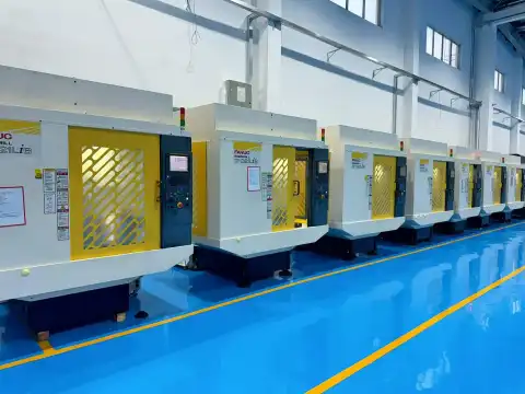 Centro vertical de taladrado y roscado FANUC Robodrill α-D 21 LiB usado con control 31 i-Model B
