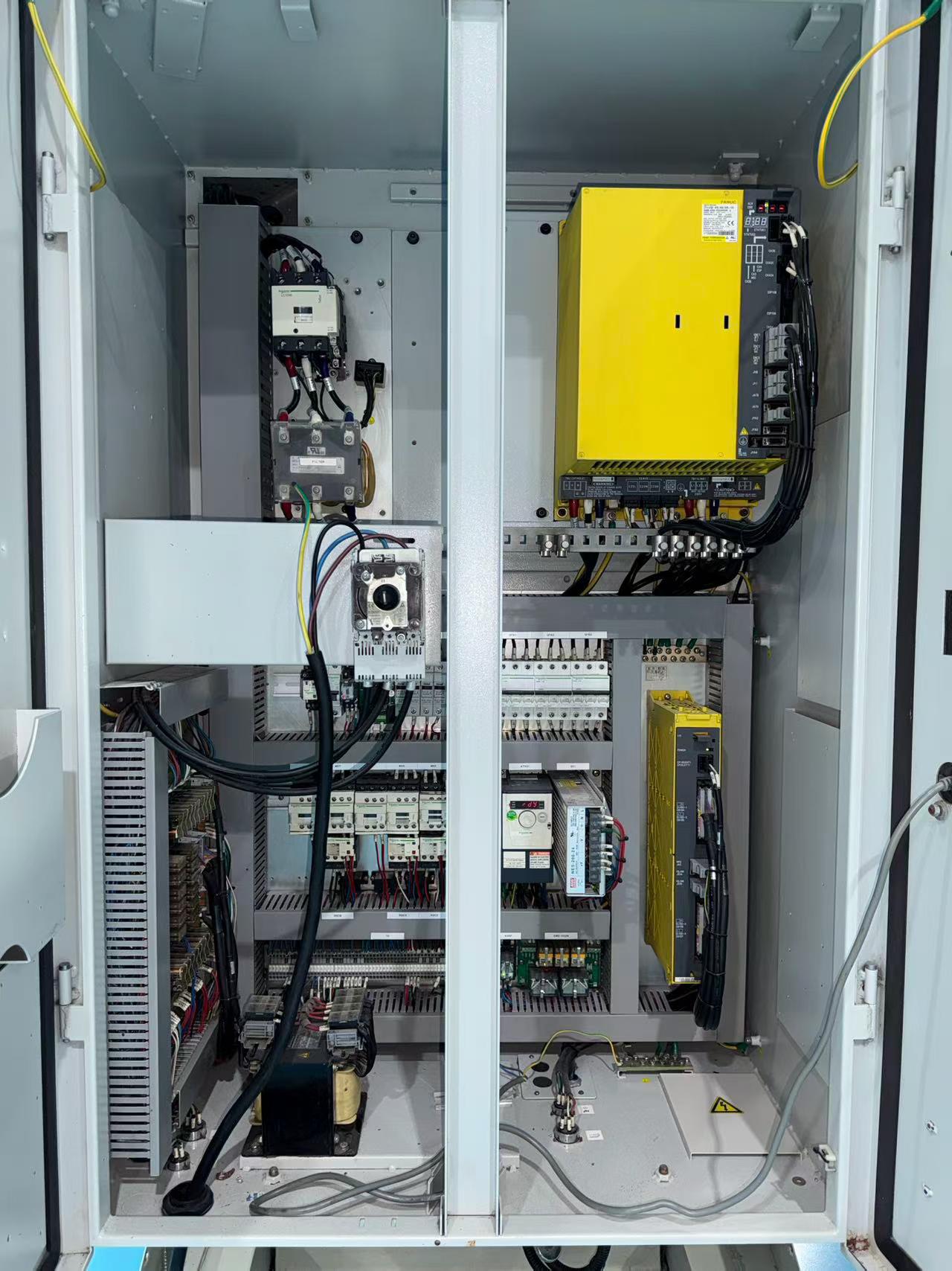 Used Hardinge GX 710 PLUS Vertical Machining Center with FANUC 0i-MD Control photo 6