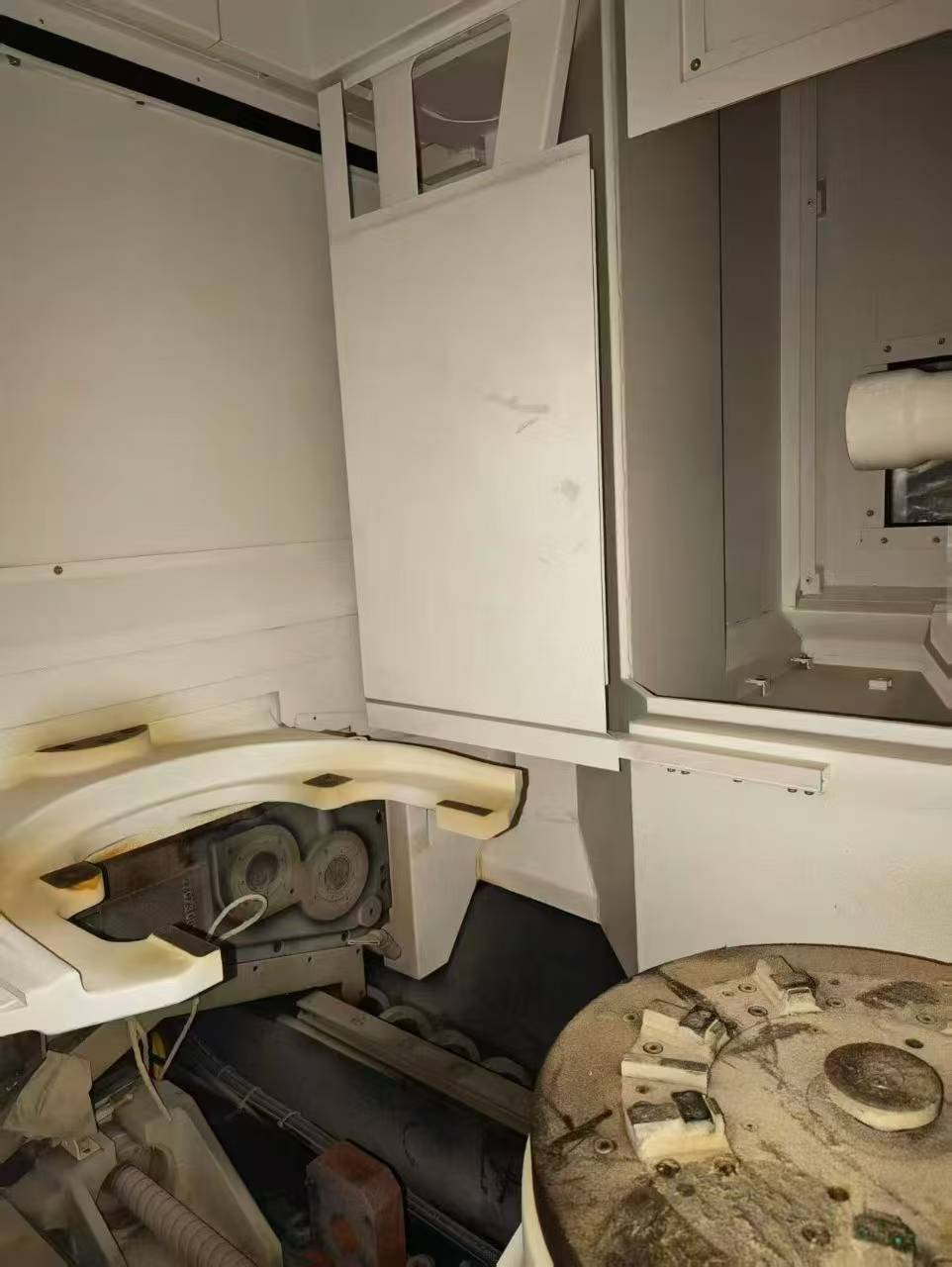 Used Mazak HCN-4000 II Dual-Station Horizontal Machining Center photo 3
