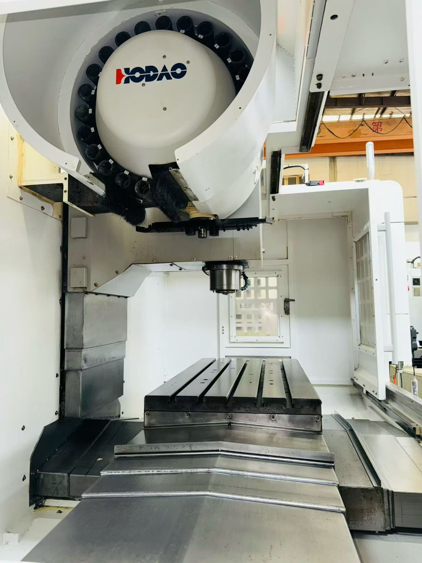 Used HODAO HD-VL 116 Vertical Machining Center with Mitsubishi M 80 photo 7