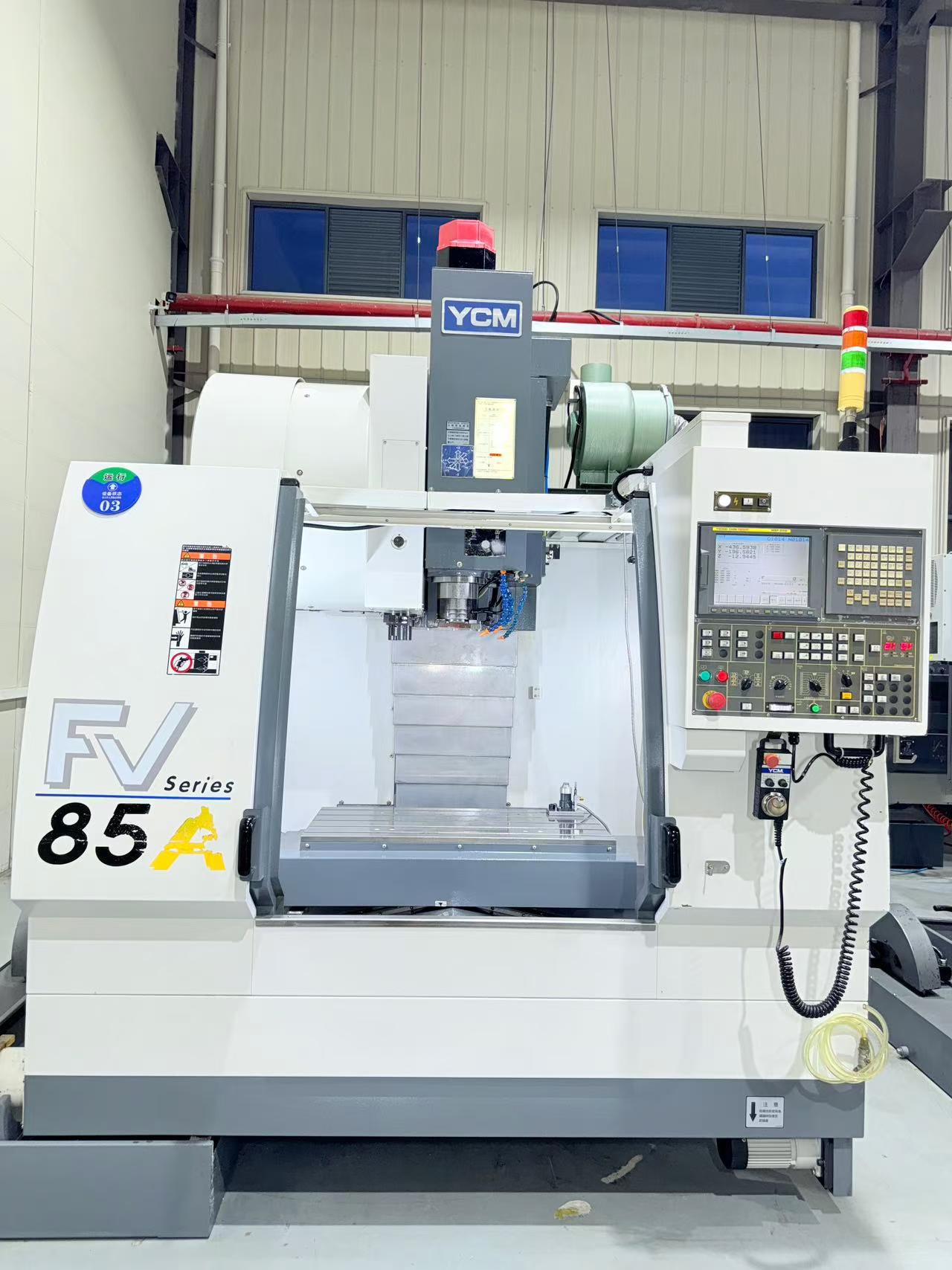 Used YCM FV 85 A Vertical Machining Center with FANUC MXP-200 i Control photo 3