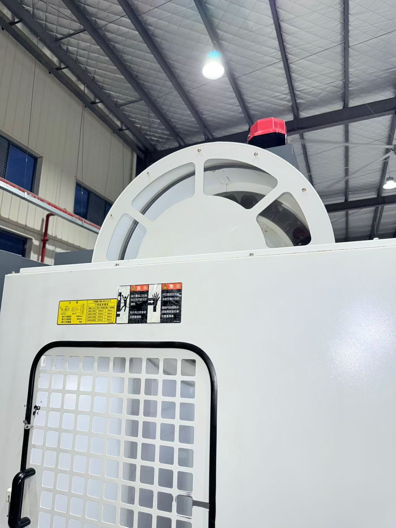 Used YCM FV 85 A Vertical Machining Center with FANUC MXP-200 i Control photo 6