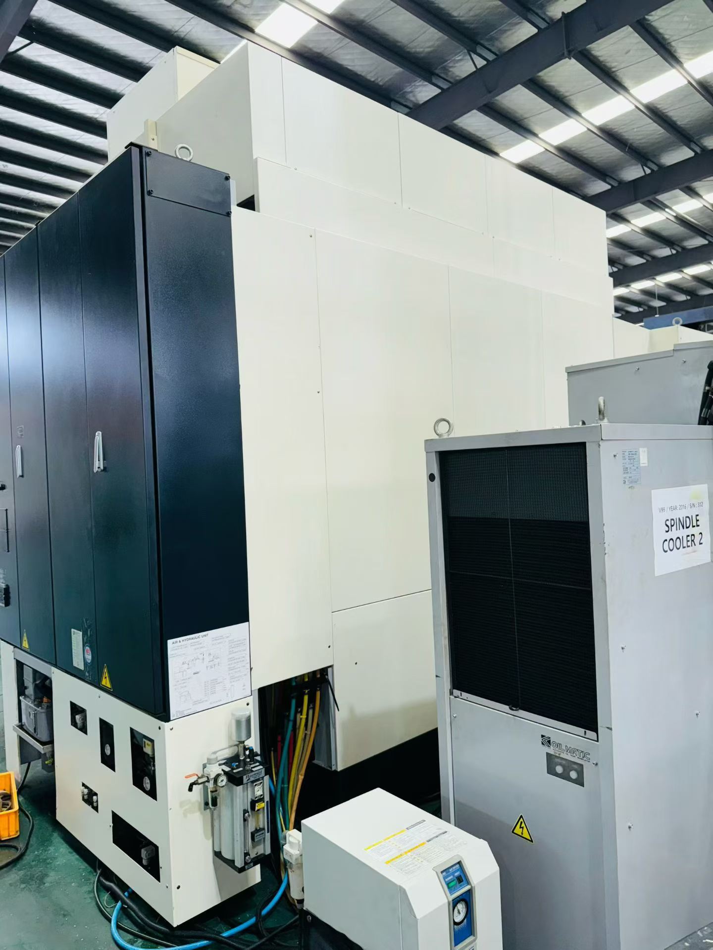 Used Makino V 99 Vertical Machining Center with Makino Professional 6 Control photo 9