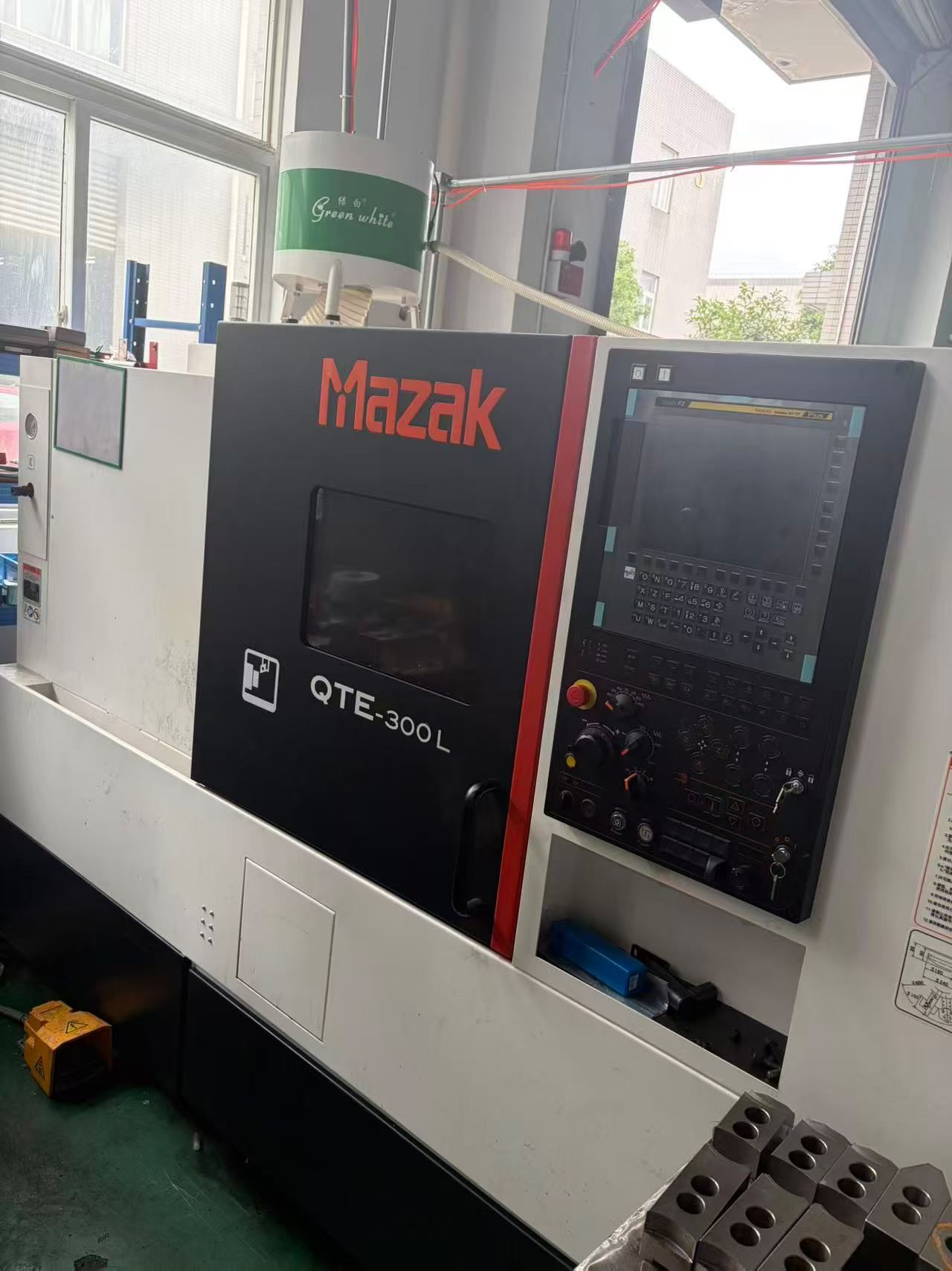 Used Mazak QTE-300 L CNC Horizontal Lathe with 12-Inch Chuck photo 2