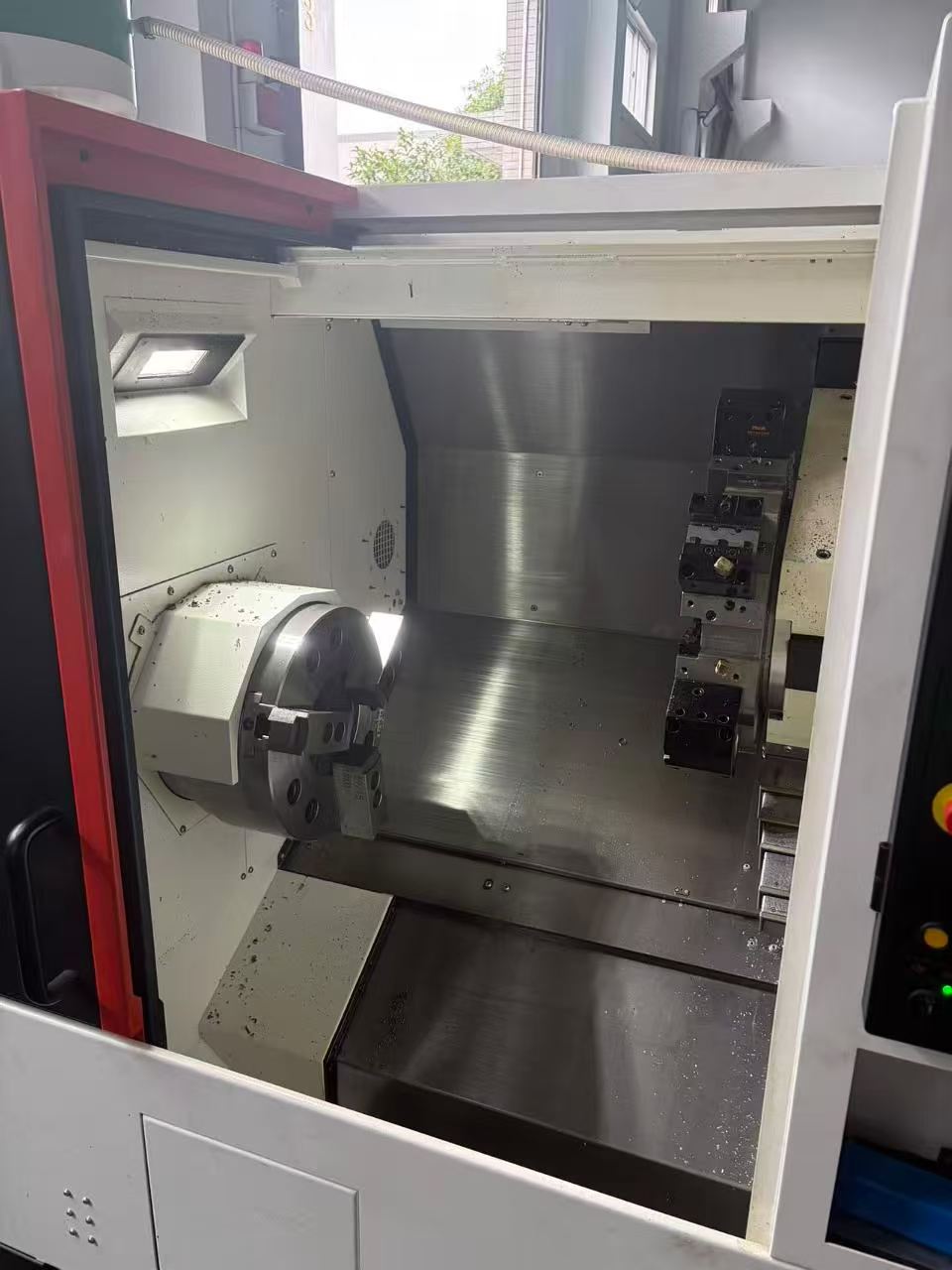 Used Mazak QTE-300 L CNC Horizontal Lathe with 12-Inch Chuck photo 3