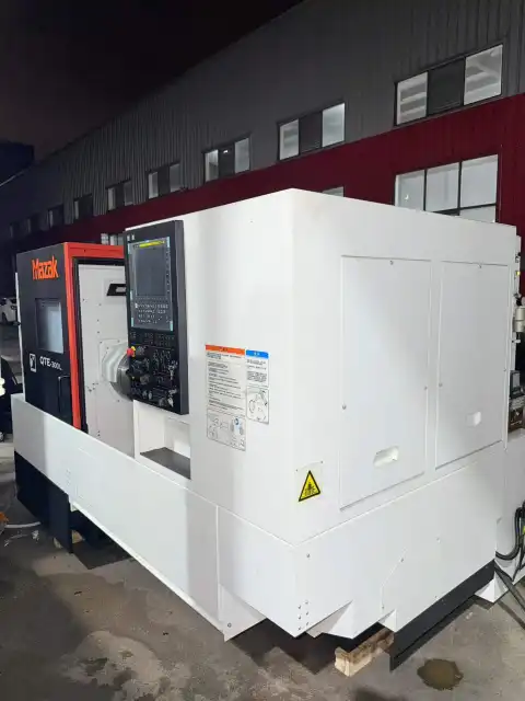 Torno CNC horizontal Mazak QTE-300 L usado