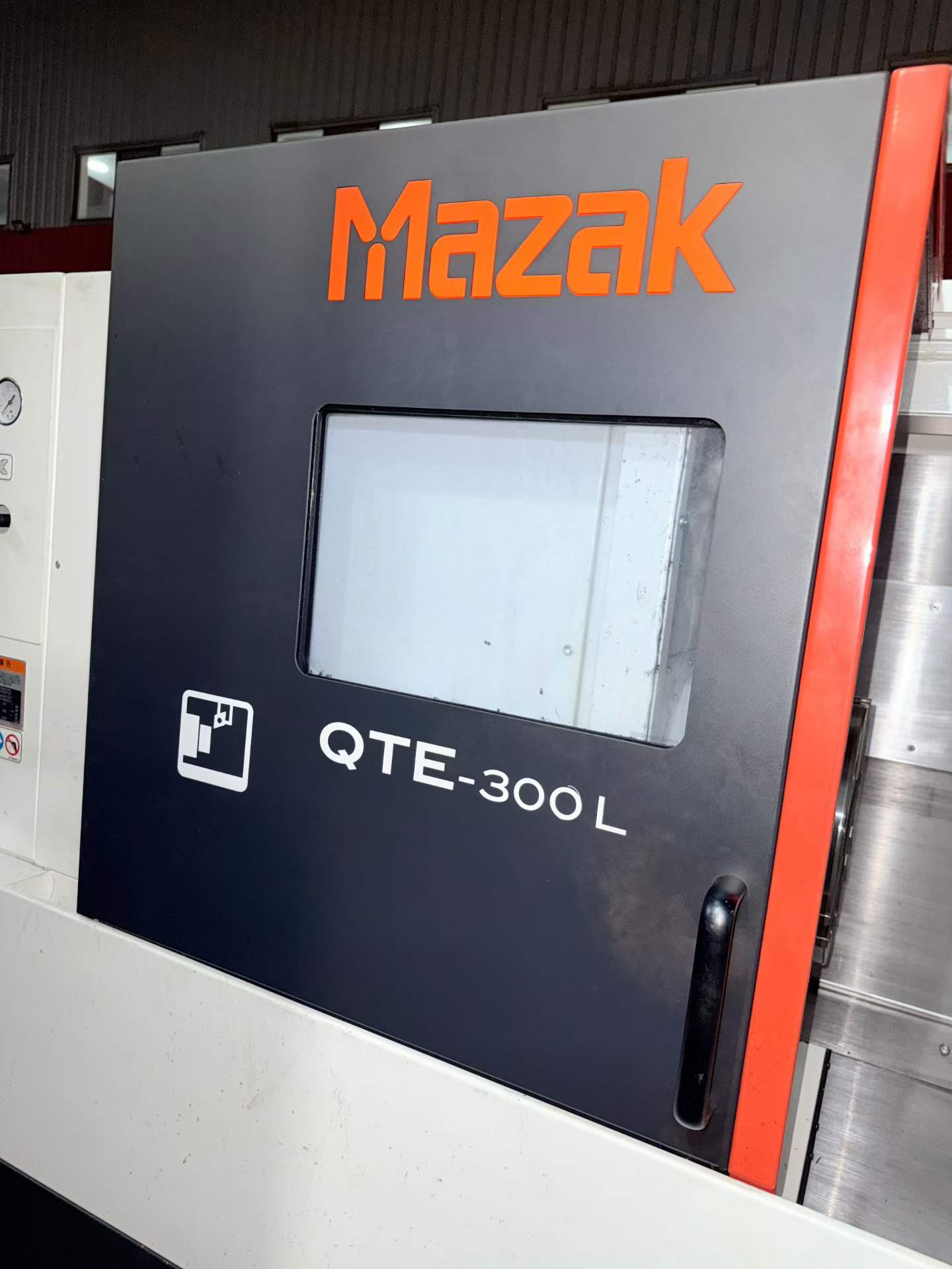 Used Mazak QTE-300 L CNC Horizontal Lathe photo 6