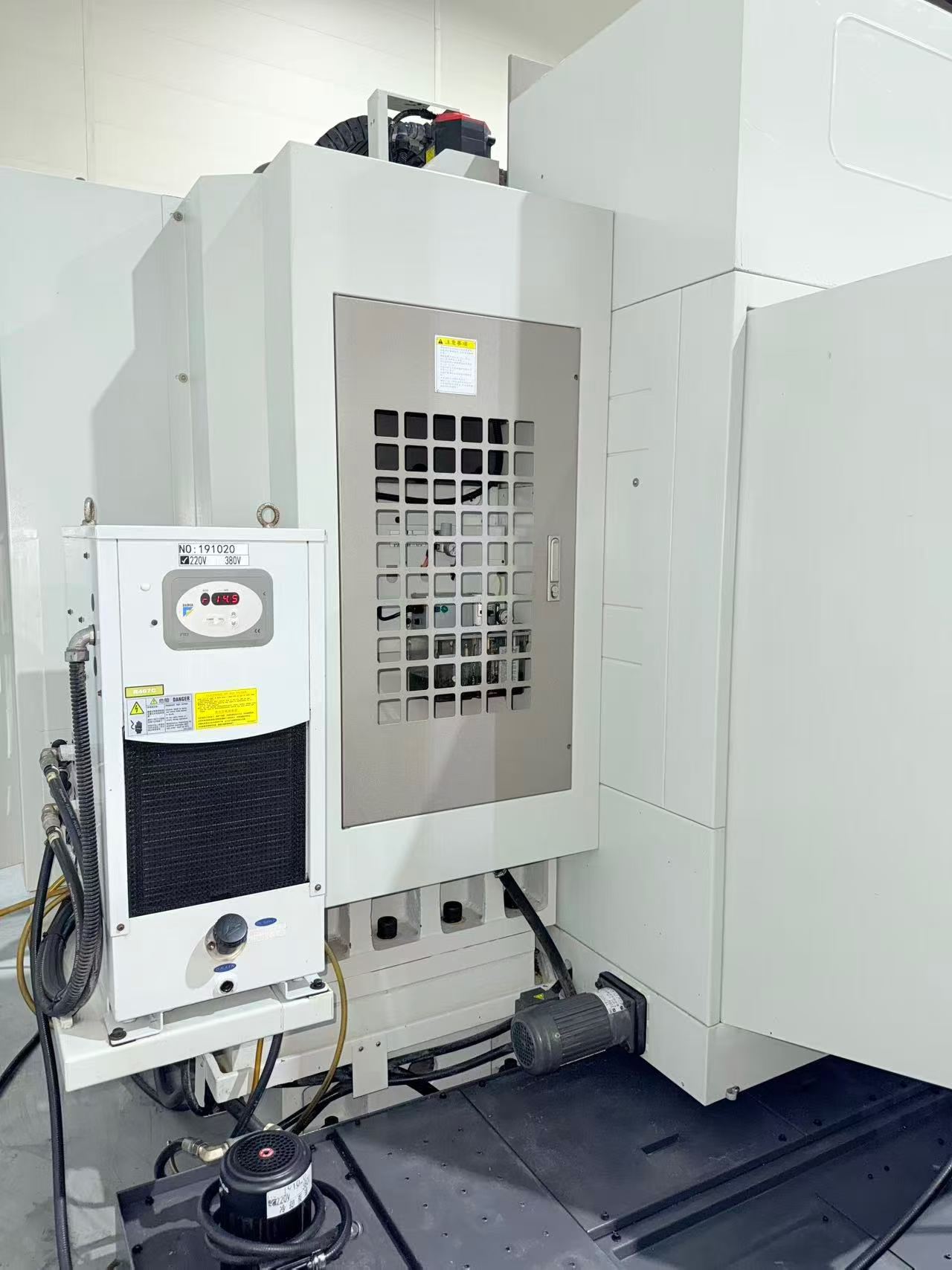 Used CHAMPMILL E-1300 Vertical Machining Center with FANUC 0i-MF Control photo 6
