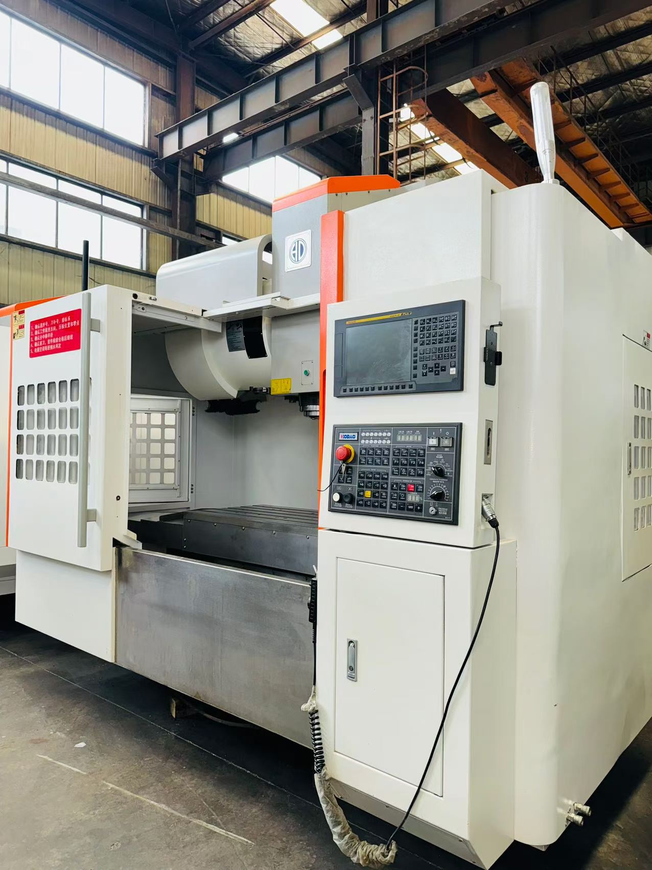 Used HODAO HD-V 11 F Vertical Machining Center with FANUC 0i-MF Plus photo 2