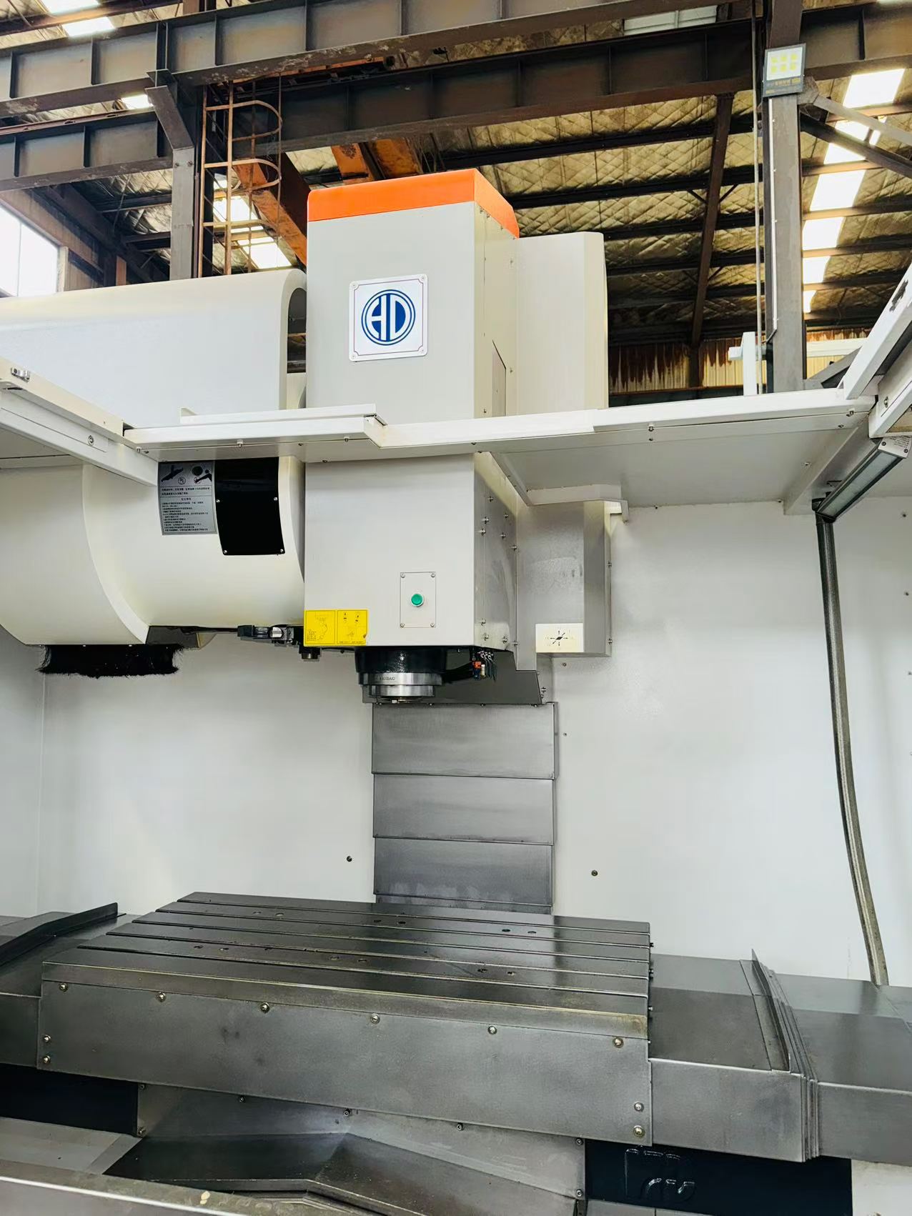 Used HODAO HD-V 11 F Vertical Machining Center with FANUC 0i-MF Plus photo 4