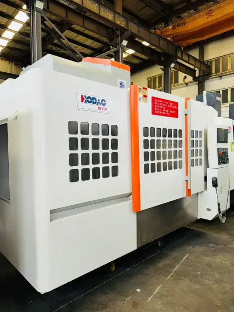 Centro de mecanizado vertical HODAO HD-V 11 F usado con FANUC 0i-MF Plus