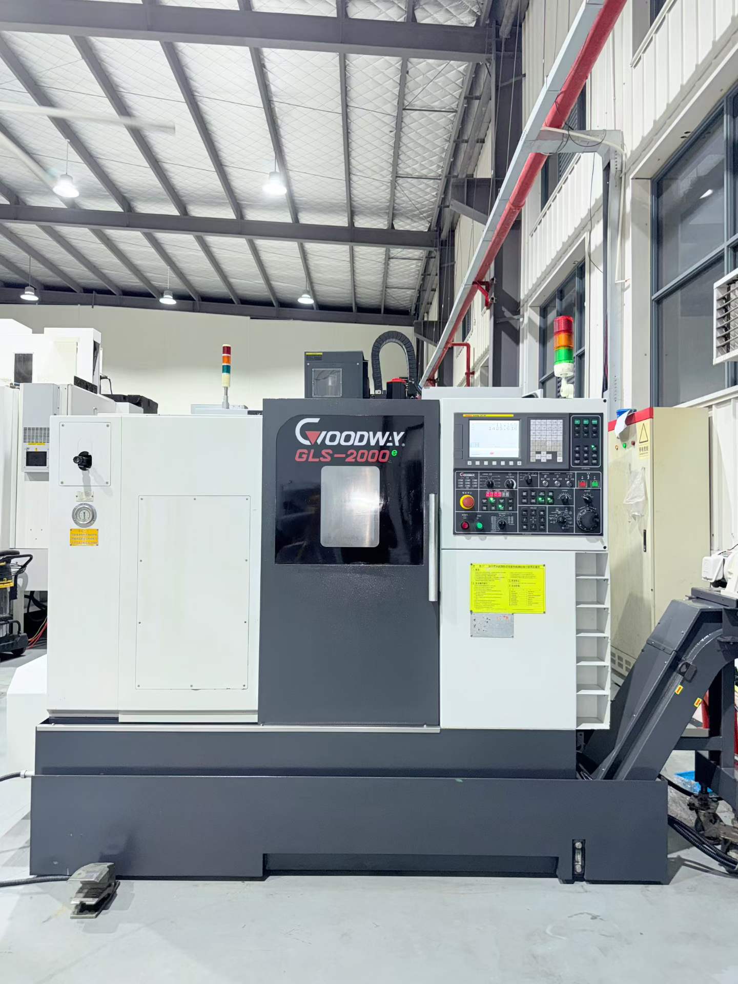 Máy tiện CNC ngang Goodway GLS-2000 đã qua sử dụng