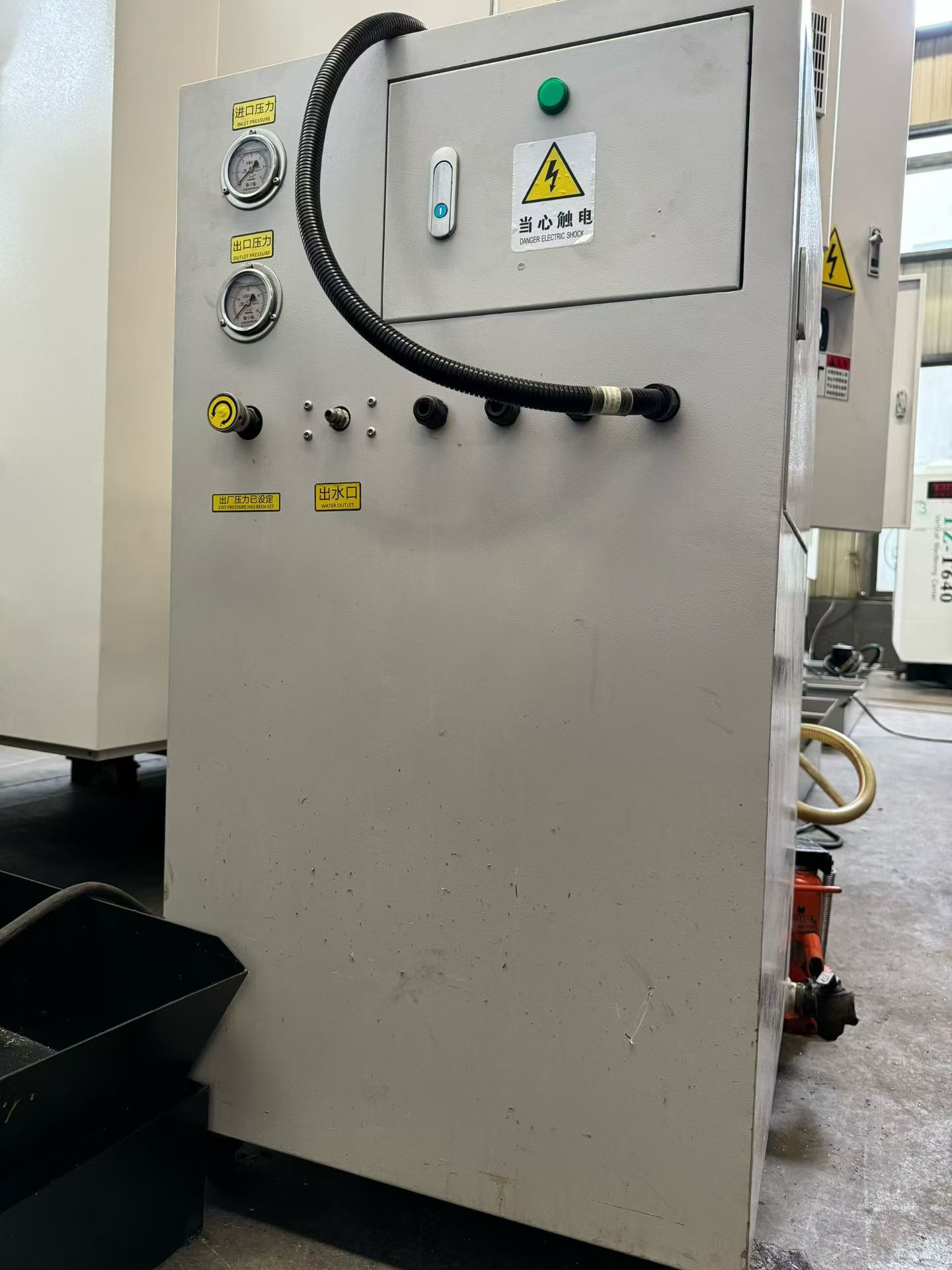 Used Deyang DV 850+ Vertical Machining Center with FANUC 0i-MF Plus photo 8