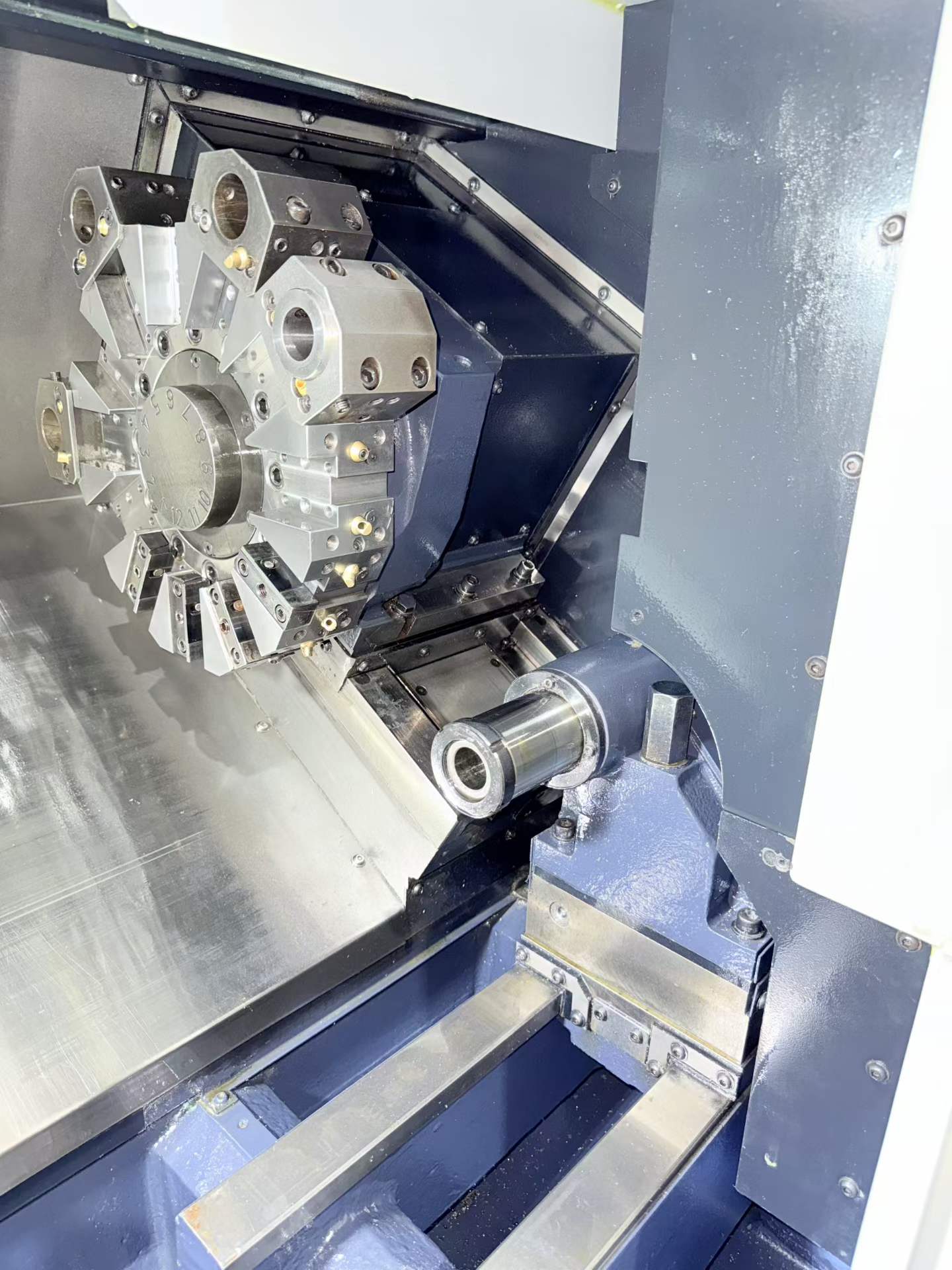 Used DN Solutions PUMA 215 II Box Guideway CNC Lathe photo 6