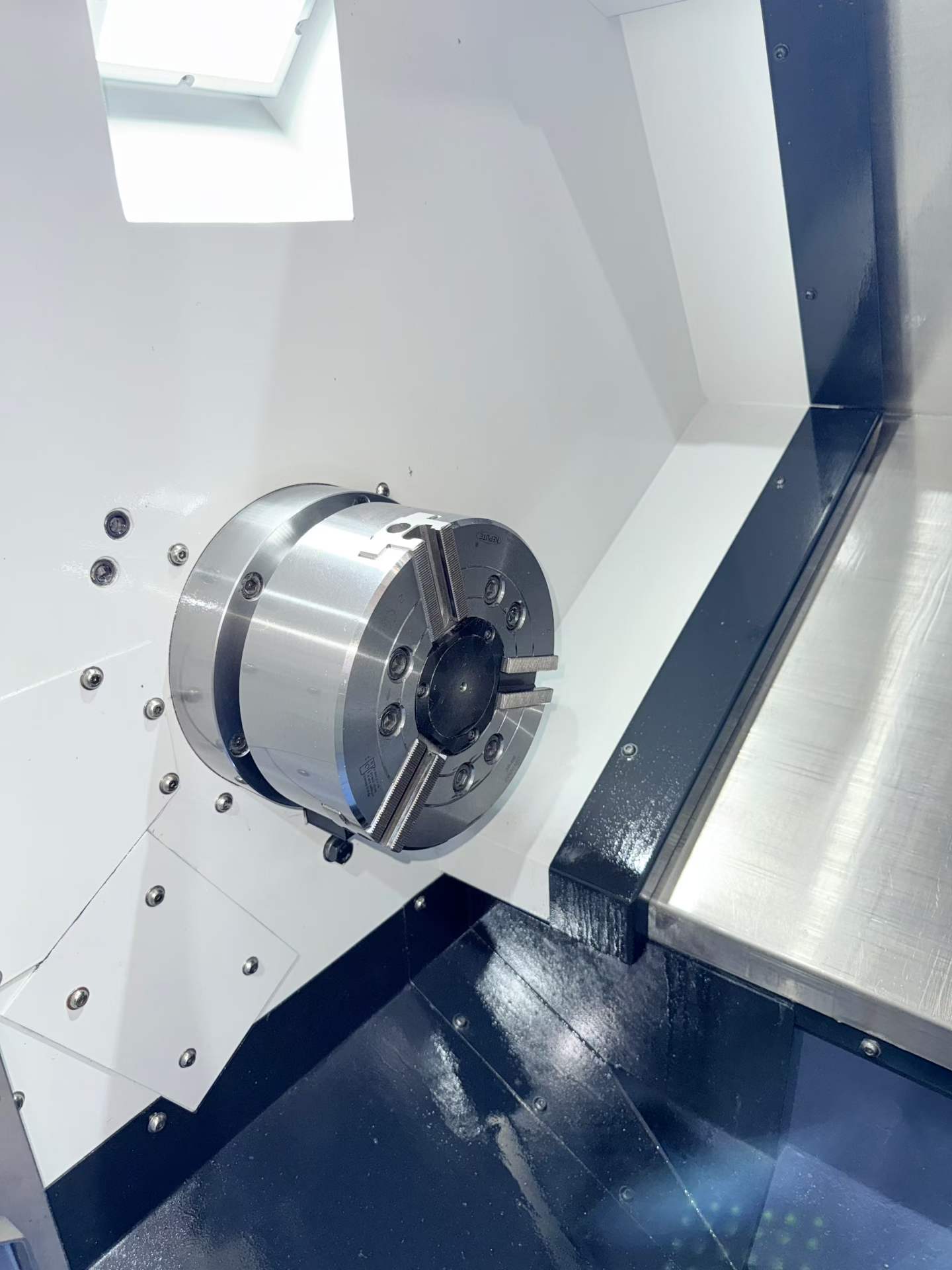Used DN Solutions PUMA 215 II Box Guideway CNC Lathe photo 4