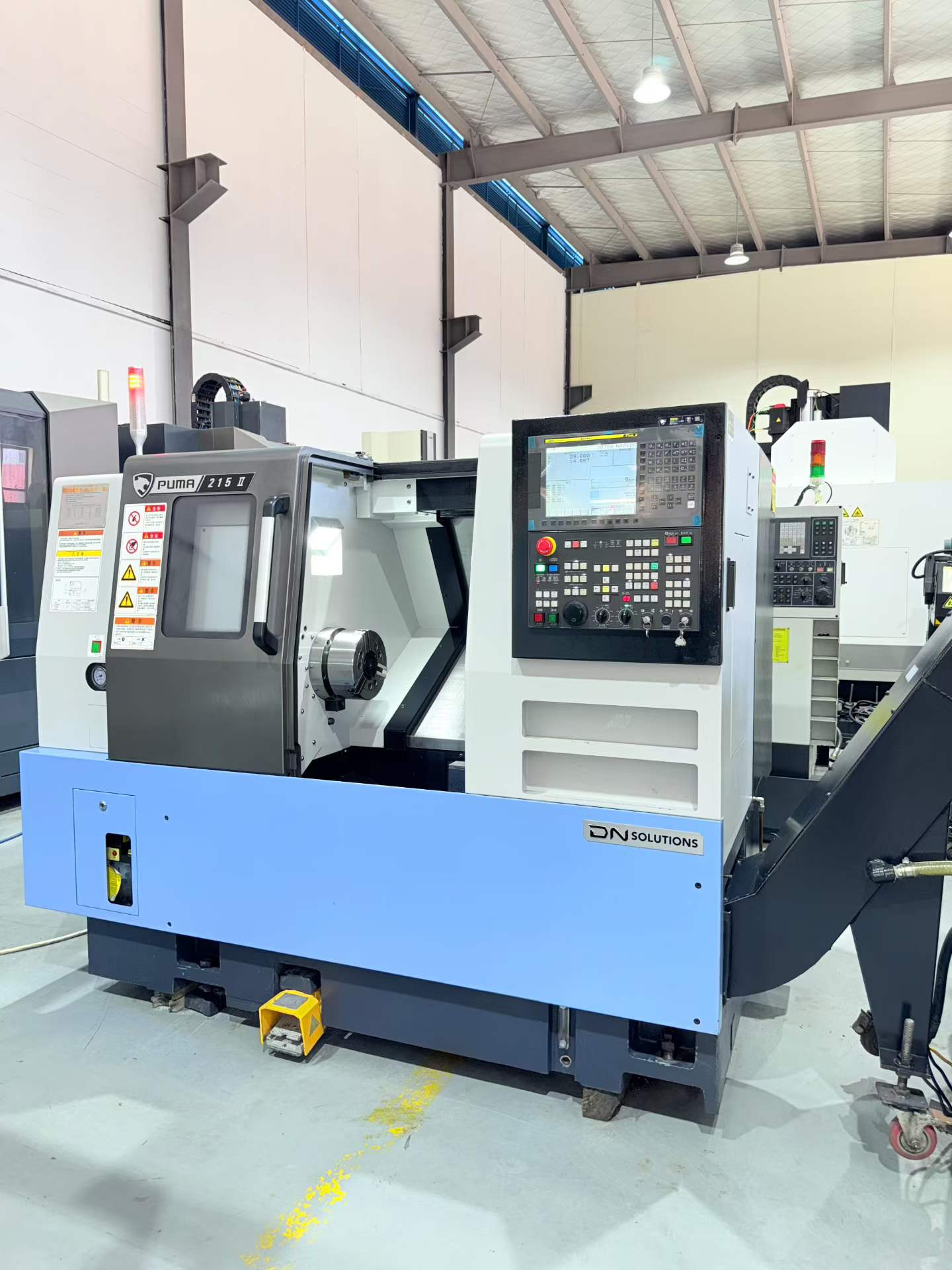 Used DN Solutions PUMA 215 II Box Guideway CNC Lathe photo 2