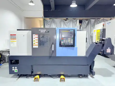 Torno CNC DN Solutions PUMA 2450 usado con control FANUC 0iTF Plus