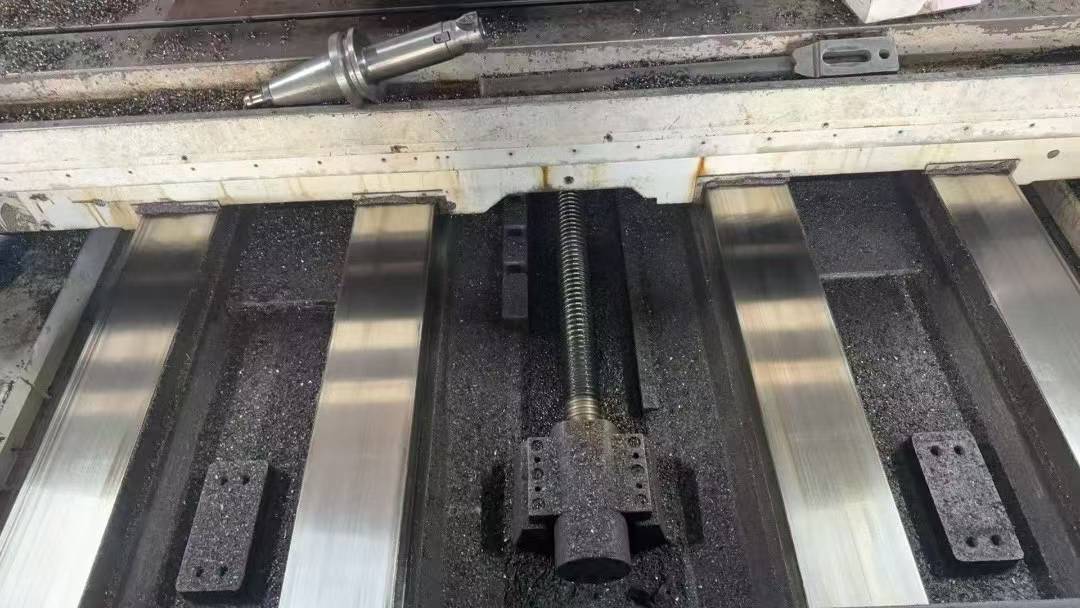 Used Hartford CNC-1890 Vertical CNC Milling Machine with FANUC 0i-MF photo 6