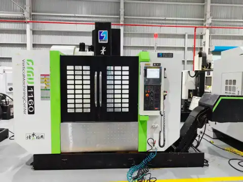 Centro de mecanizado vertical Nantong Guosheng QVM 1160 S de segunda mano con FANUC 0i-MF Plus