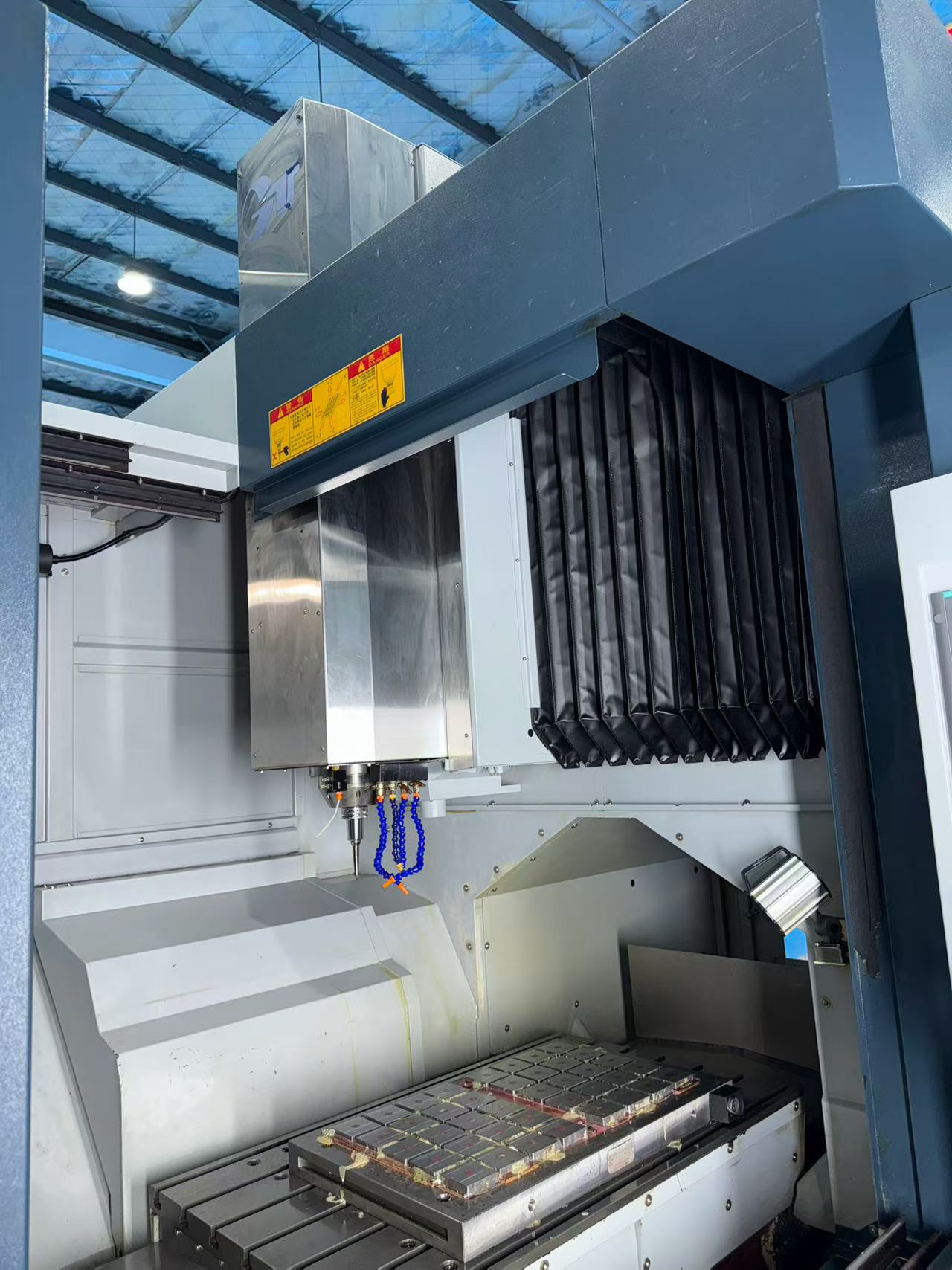 Used Xin Hujiang GT-175 V-S 24 High-Speed Gantry Machining Center photo 3