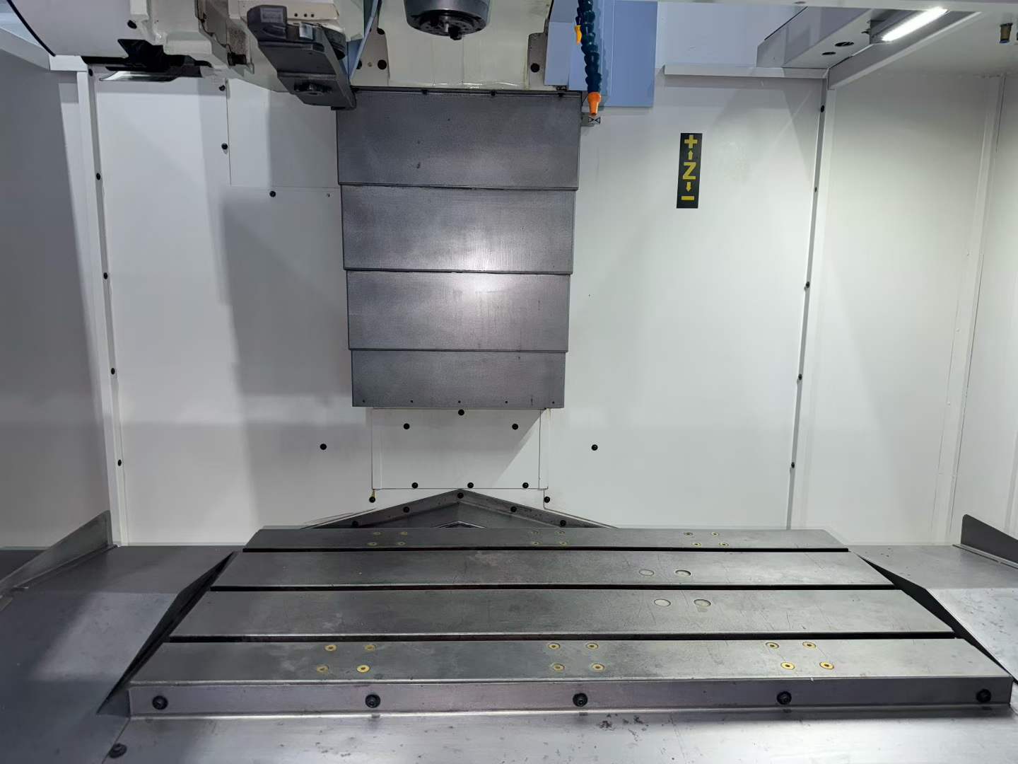 Used Chifa VE-1020 L 3 Vertical Machining Center with Raised Column photo 5
