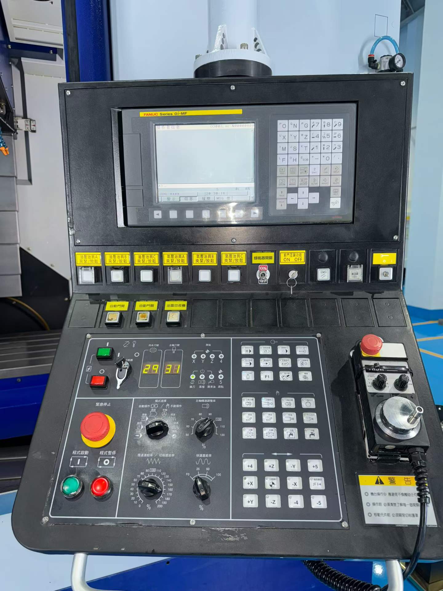 Used CAMPRO CPV-1100 B Vertical Machining Center with FANUC 0i-MF photo 6