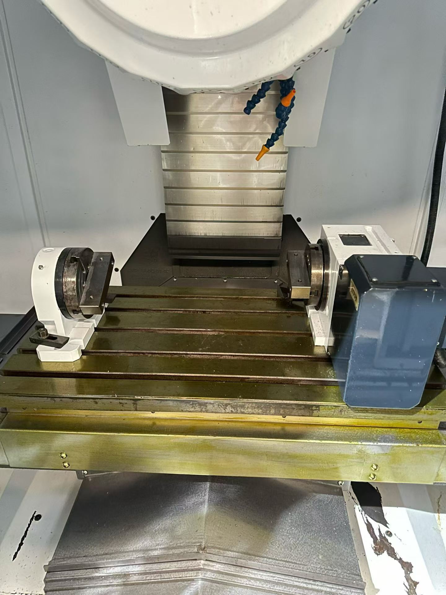 Used Fudao FD-T 8 Vertical Drilling and Tapping Center with 21-Tool Servo ATC photo 6