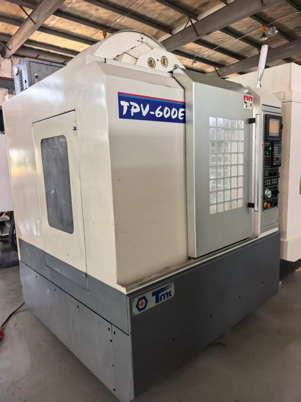 Used Zhengdai TPV-600 E Vertical Drilling and Tapping Center with Mitsubishi M 70 A Control photo 7